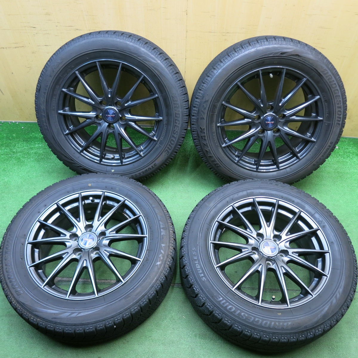 キレイ◎スタッドレス 215/60R17 ブリヂストン ブリザック VRX VELVA SPORTZ ヴェルヴァ 17インチ PCD114.3/5H◎6071207HAス