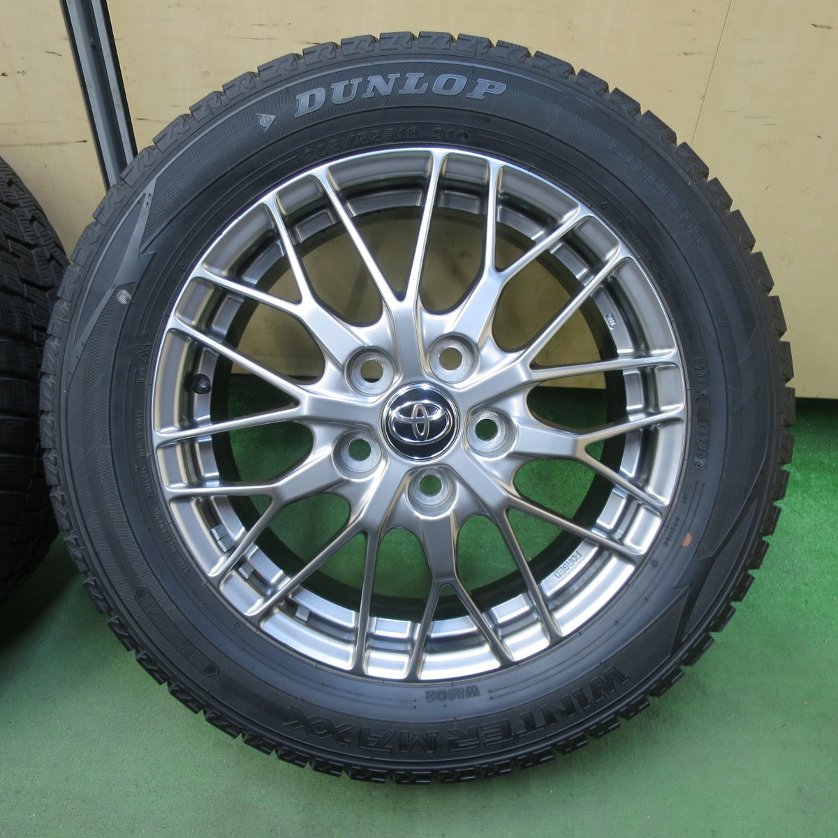 バリ溝！キレイ！9分★トヨタ 80系 ノア ヴォクシー 純正 BBS TY016 205/55R16 スタッドレス ダンロップ ウインターマックス WM02 16インチ PCD114.3/5H★5111402TTス