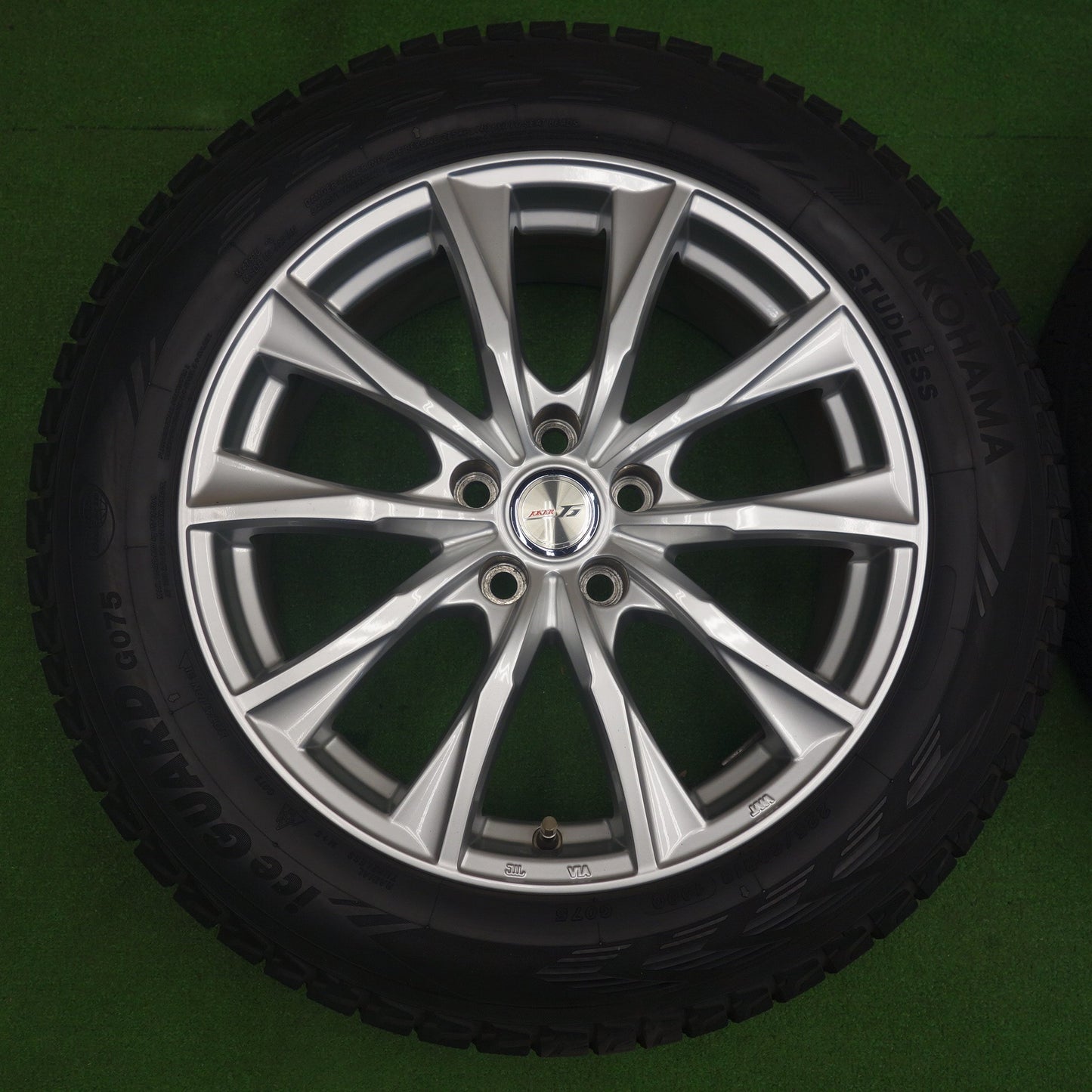 バリ溝！キレイ！9.5分★スタッドレス 225/60R18 ヨコハマ アイスガード G075 JOKER ジョーカー 18インチ PCD114.3/5H★6032001KTス
