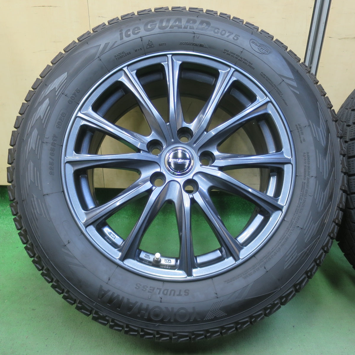 バリ溝！22年！キレイ！8.5分★スタッドレス 225/65R17 ヨコハマ アイスガード G075 WAREN ヴァーレン 17インチ PCD114.3/5H★6052502イス