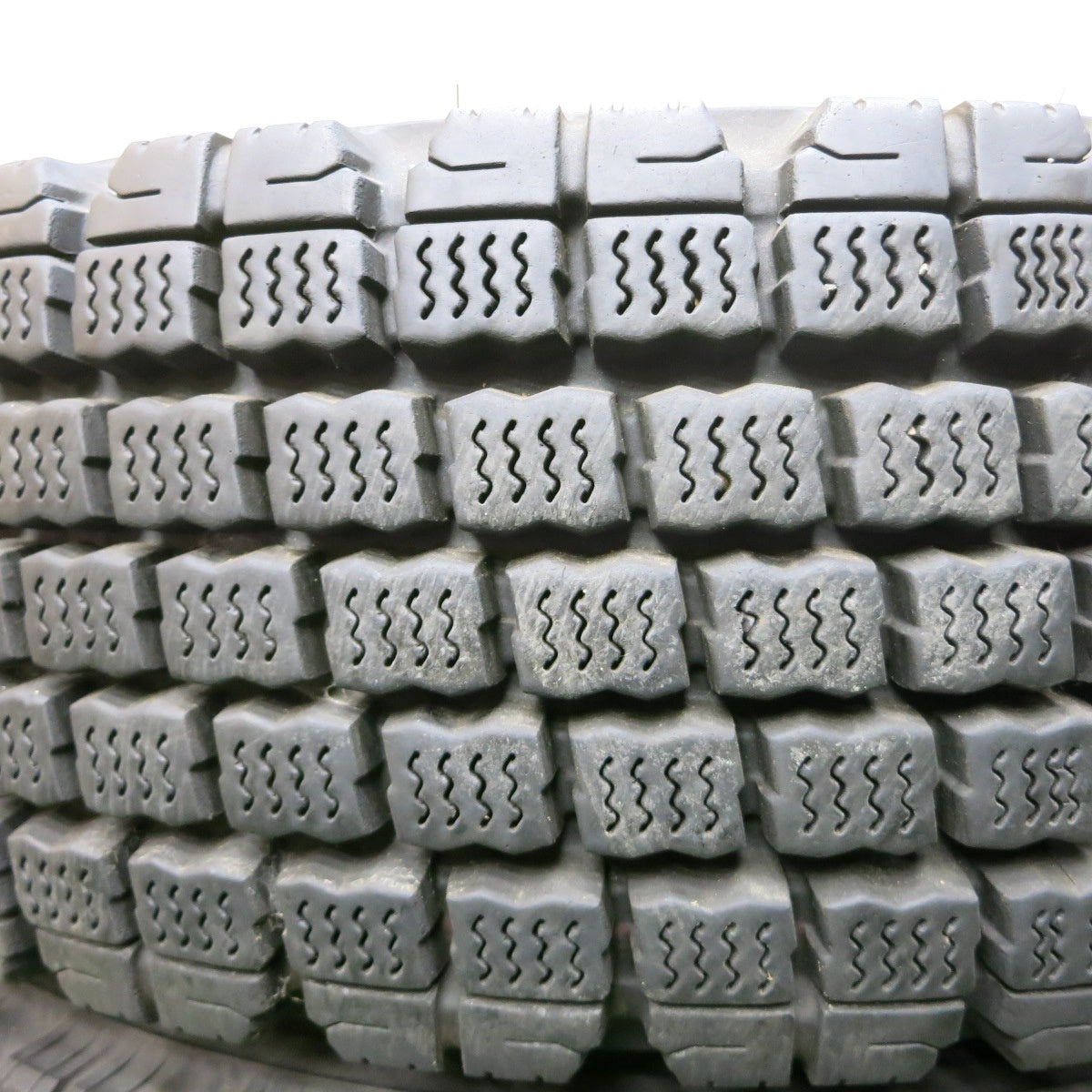 バリ溝！22年！9.5分以上！2本★トラック 245/80R17.5 133/131J スタッドレス ブリヂストン W910 TOPY スチール 17.5インチ 135-12CSP PCD222.25/6H★5060305ナス