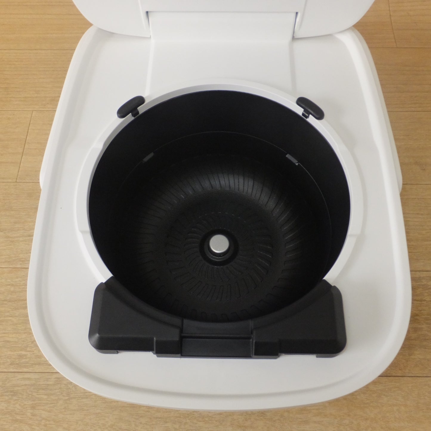 [送料無料] 未使用★東芝 TOSHIBA 24年製 東芝圧力IHジャー炊飯器<家庭用> RC-6PXV　最大炊飯容量 0.63L　100V 700W 50/60Hz★
