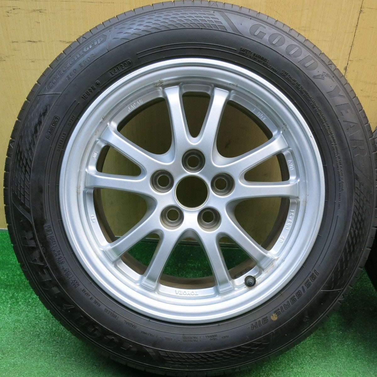 4本価格★トヨタ 50系 プリウス 純正 195/65R15 グッドイヤー EfficientGrip ECO EG02 15インチ PCD100/5H★6012513HAノ