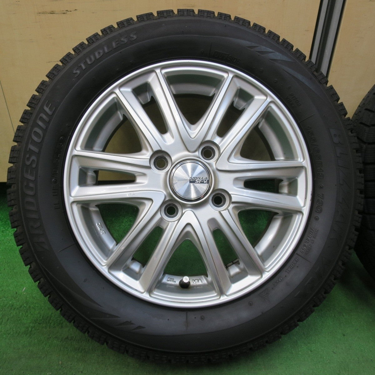 バリ溝！8.5分★スタッドレス 155/65R13 ブリヂストン ブリザック VRX SIBILLA NEXT ST-V シビラ 13インチ PCD100/4H★5013119イス