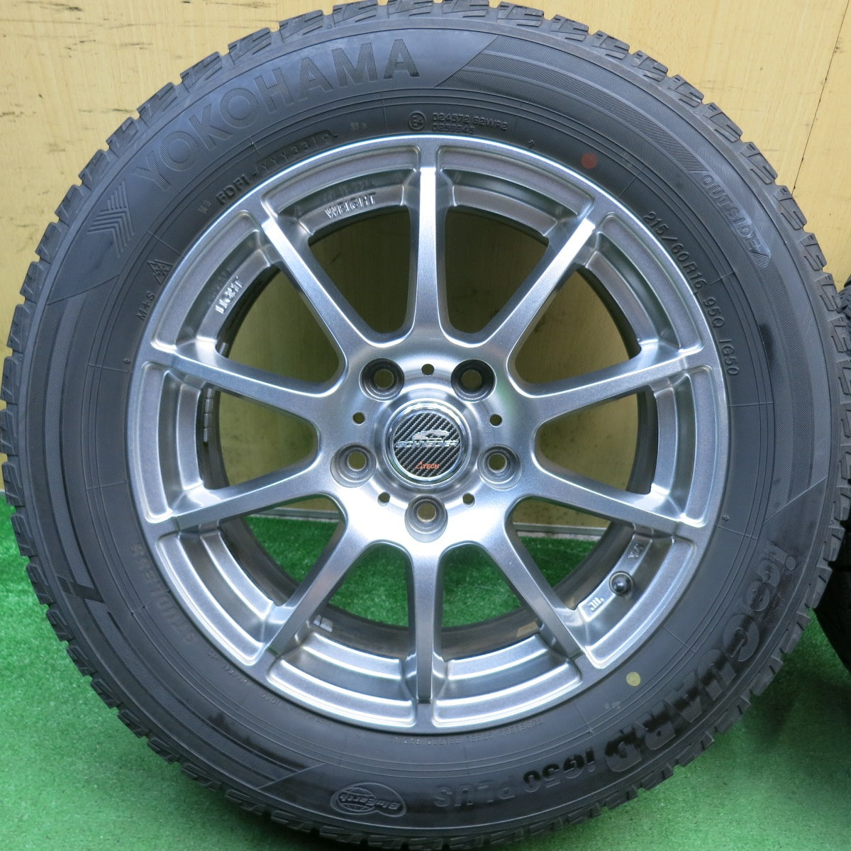 バリ溝！キレイ！8.5分◎スタッドレス 215/60R16 ヨコハマ アイスガード iG50 プラス SCHNEIDER ATECH シュナイダー 16インチ PCD114.3/5H◎6091306HAス
