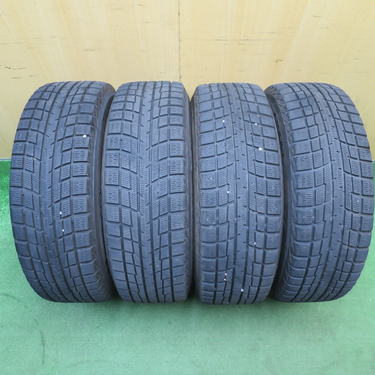 バリ溝！8.5分★スタッドレス 195/65R15 ヨコハマ アイスガード iG52C LAYCEA 02 レイシア 15インチ PCD114.3/5H★6050801NJス