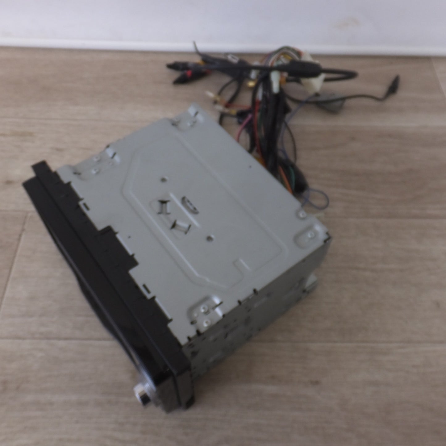 [送料無料] 現状品★カロッツェリア carrozzeria AV一体型メモリーナビゲーション 楽ナビ AVIC-RW03(100)★
