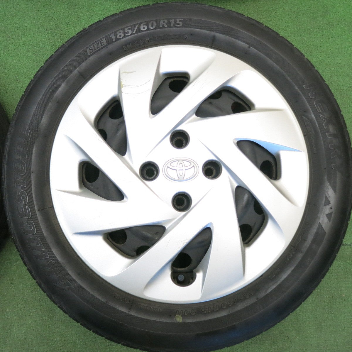4本価格◎トヨタ NHP10 アクア 純正 スチール 185/60R15 ブリヂストン ネクストリー エコピア 15インチ PCD100/4H◎6072302HAノ
