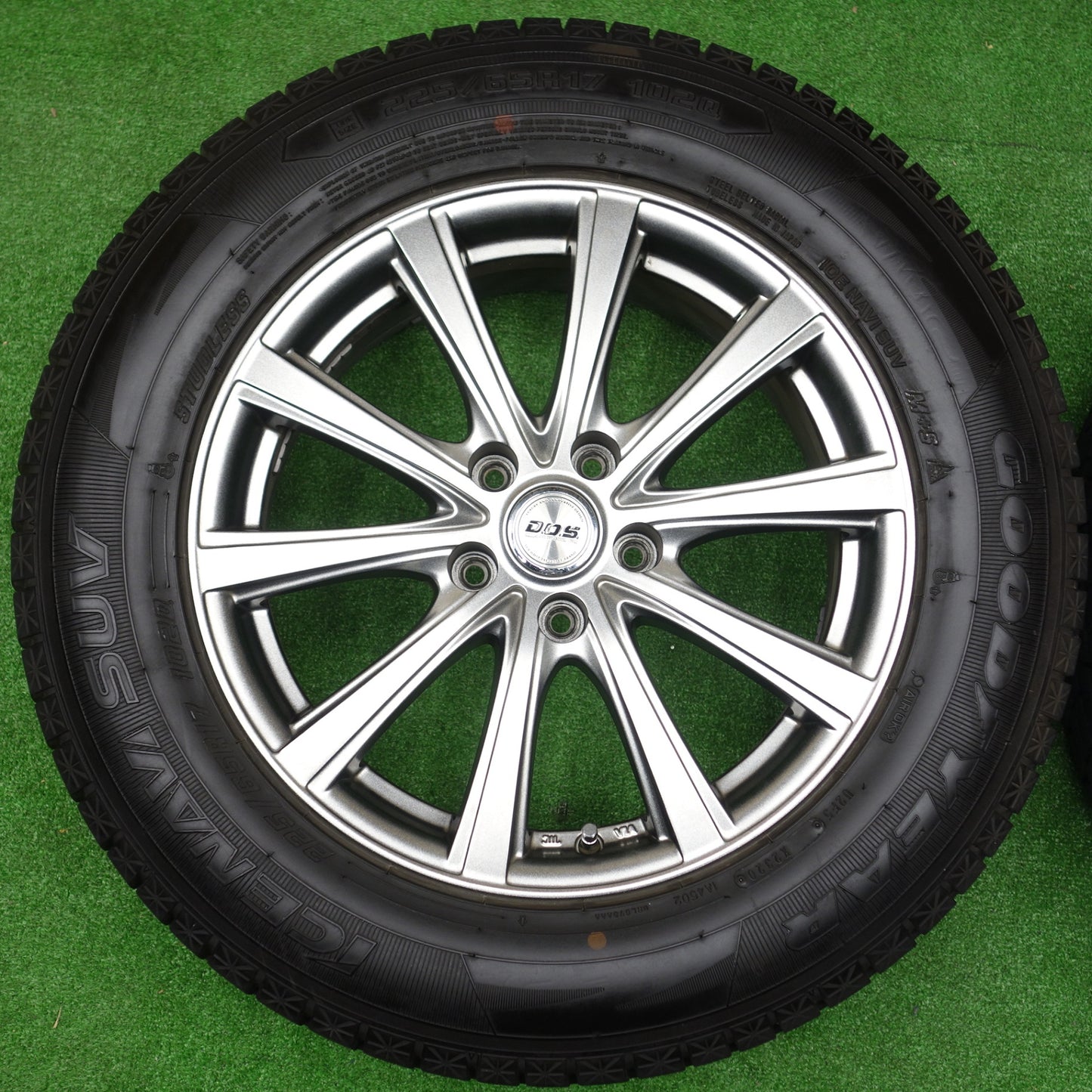 バリ溝！キレイ！ほぼ10分★スタッドレス 225/65R17 グッドイヤー アイスナビ SUV D.O.S. DOS 17インチ PCD114.3/5H★5121503KTス