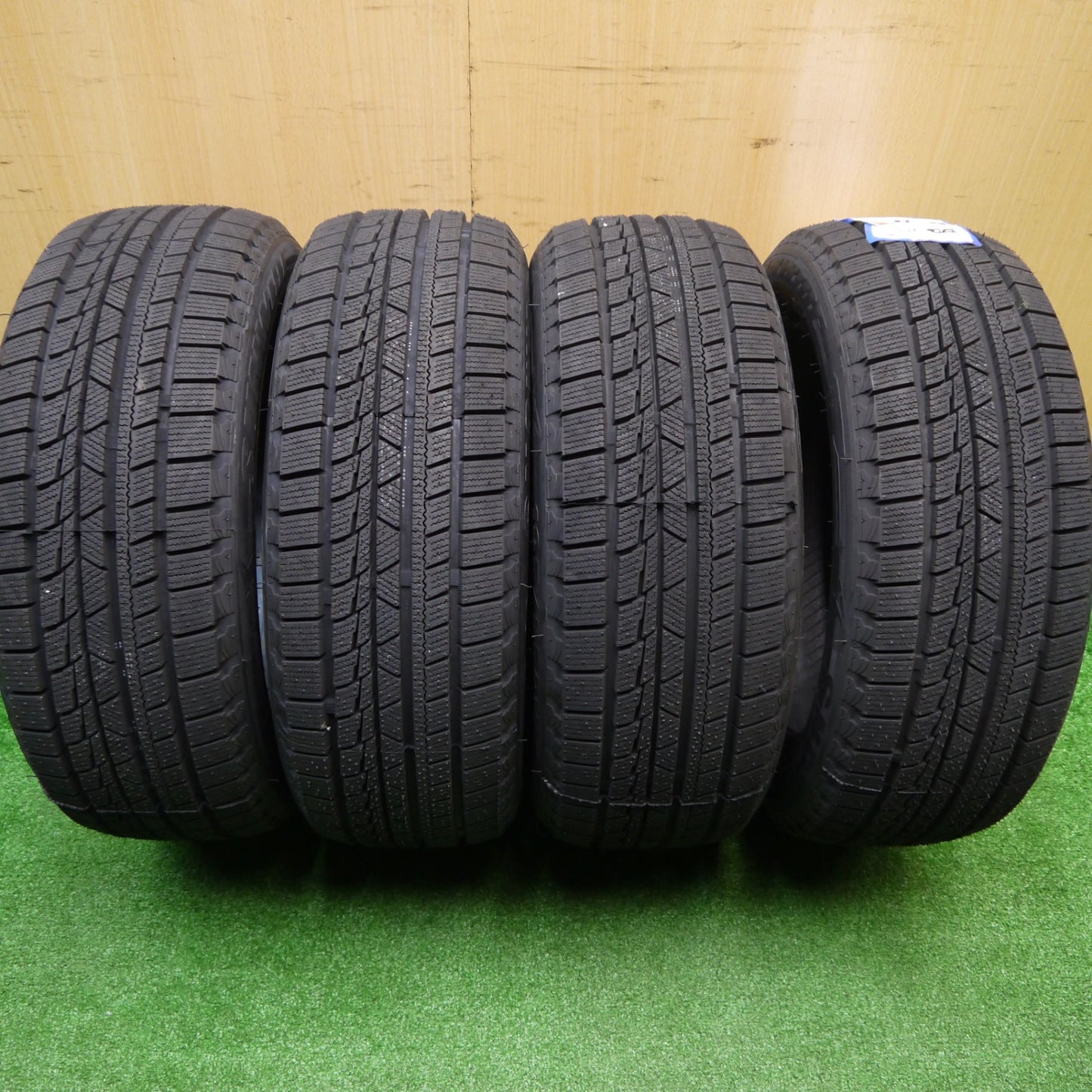 未使用！23年★スタッドレス 185/55R15 サンワイド SNOWIDE タイヤ 15インチ ノート マーチ デミオ スイフト ヤリス 等★5102201Hスタ