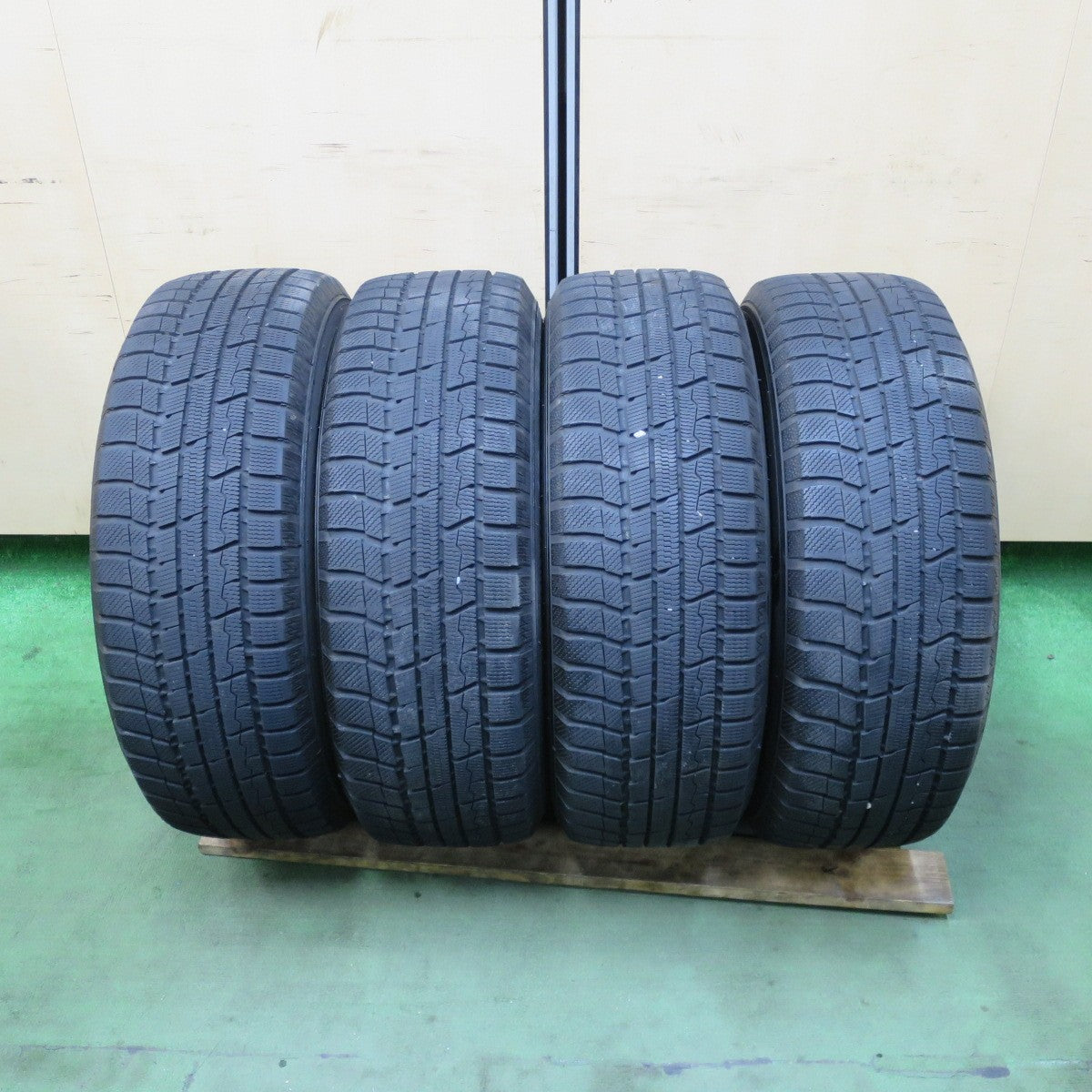 バリ溝！21年！キレイ！9分★スタッドレス 215/65R16 トーヨー ウインター トランパス TX MANARAY SPORT マナレイ スポーツ 16インチ PCD114.3/5H★5112811TTス
