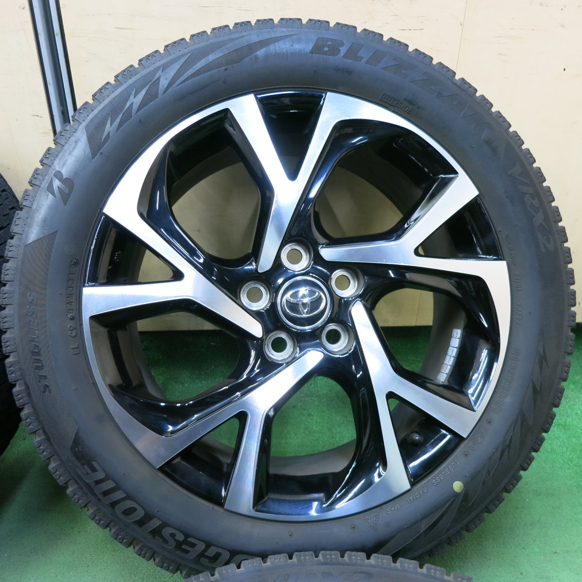 キレイ★トヨタ C-HR 純正 ENKEI 215/55R18 スタッドレス ブリヂストン ブリザック VRX2 18インチ CHR エンケイ PCD114.3/5H★5081801SKス