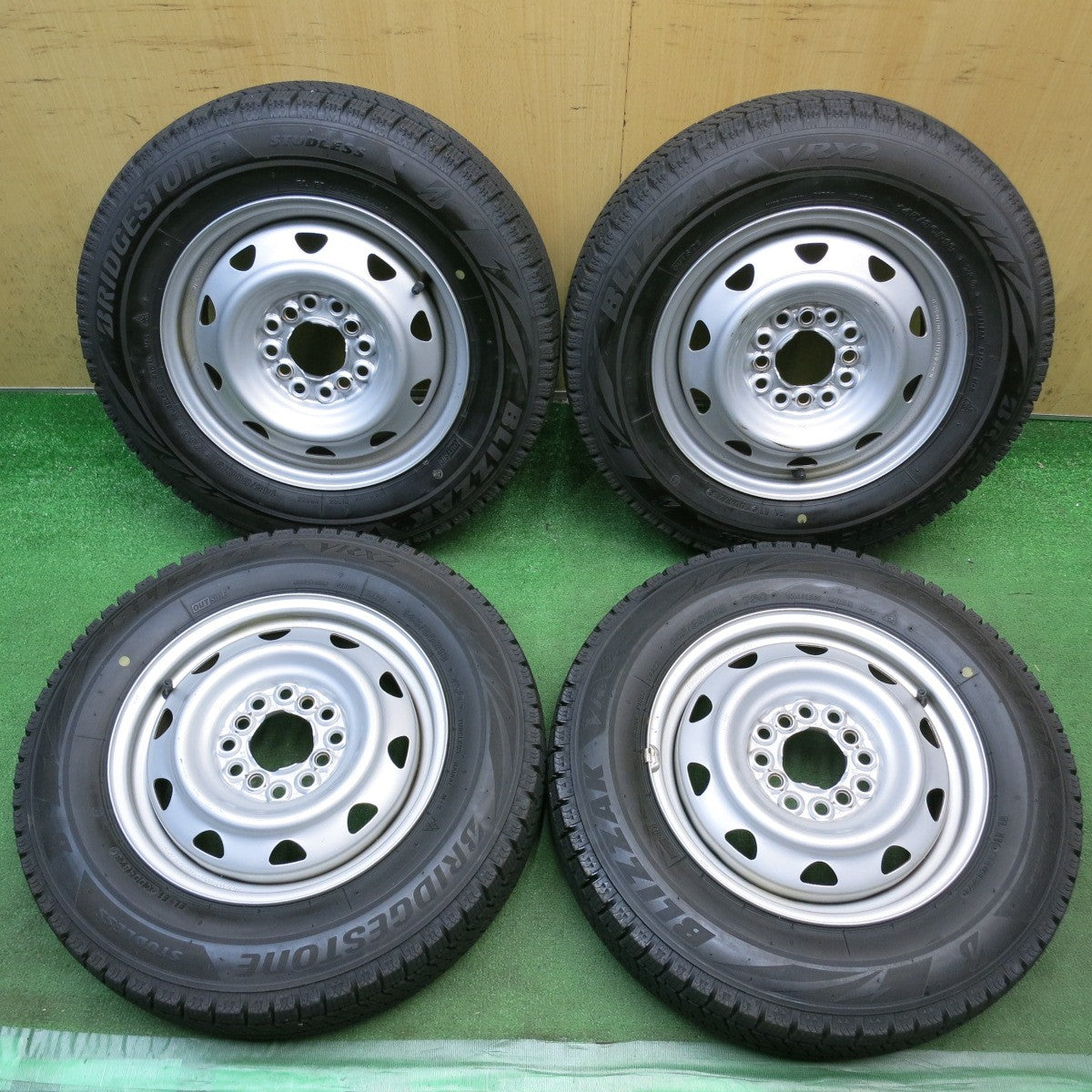 バリ溝！23年！9.5分◎スタッドレス 145/80R13 ブリヂストン ブリザック VRX2 スチール ホイール 13インチ PCD100 110 114.3/4H マルチ◎6092708HAス