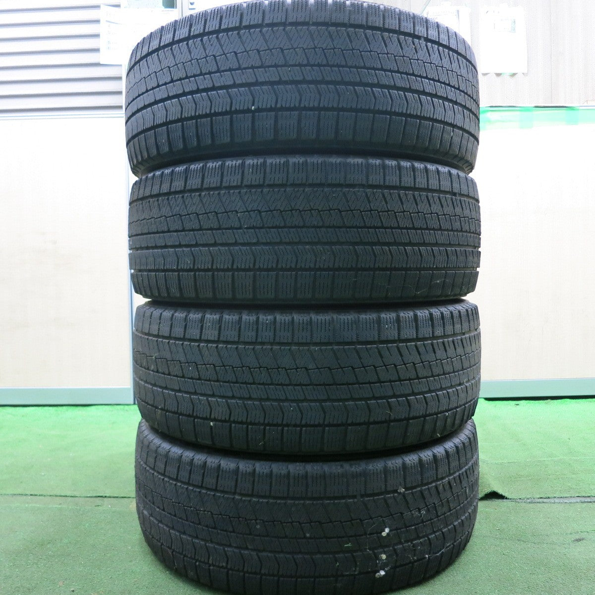 *送料無料* 4本価格！20年★スタッドレス 235/45R18 ブリヂストン ブリザック VRX2 ECO FORME エコフォルム 18インチ PCD114.3/5H★4062702HAス