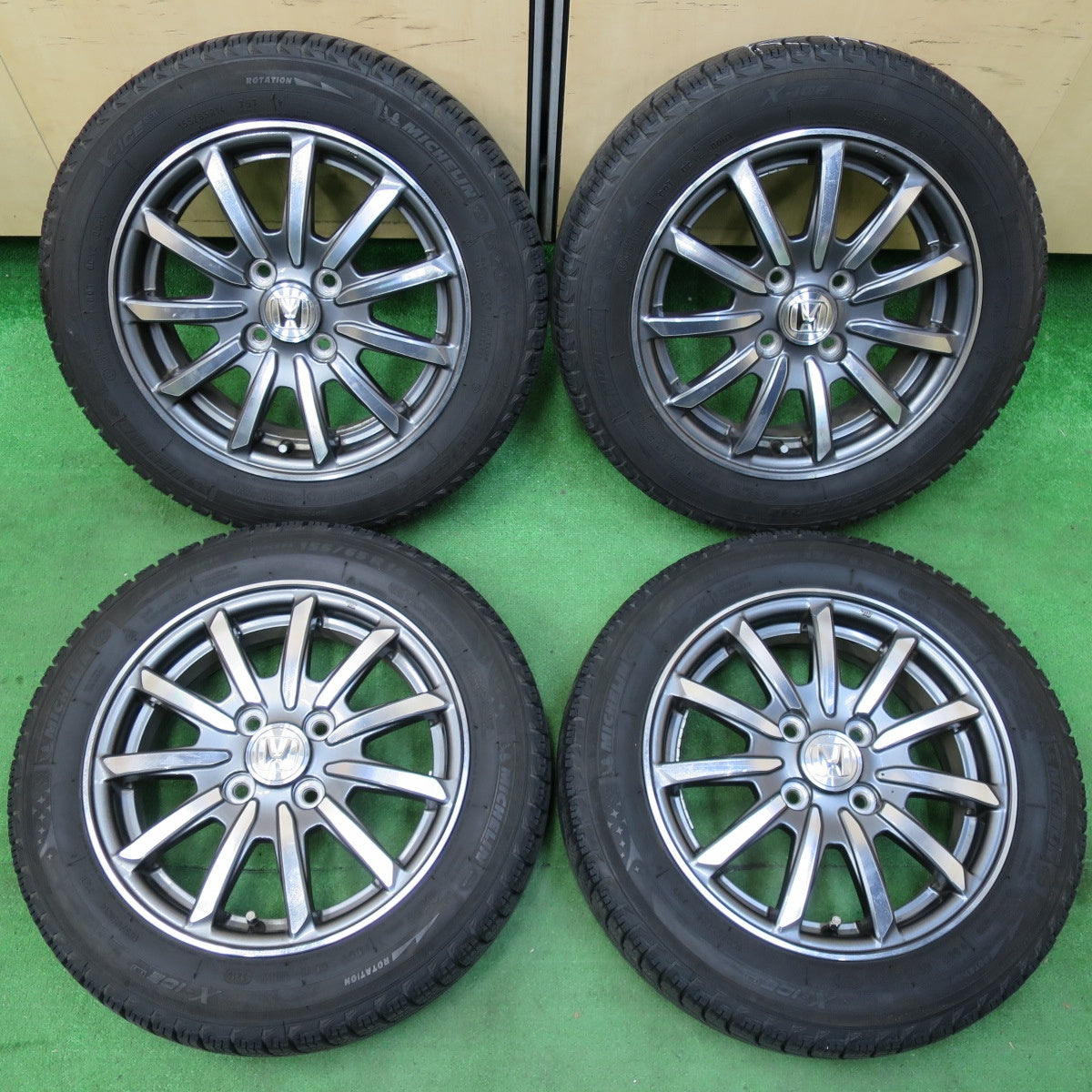 *送料無料* 4本価格★ホンダ N-WGN 純正 155/65R14 スタッドレス ミシュラン X-ICE XI3 Nワゴン PCD100/4H★4060904イス