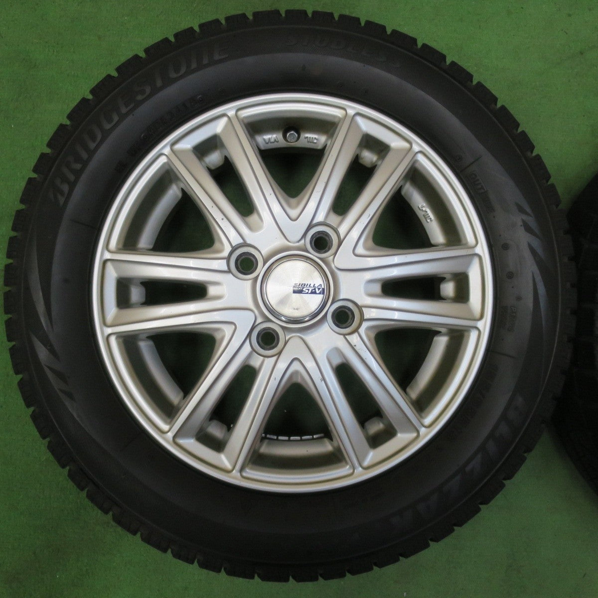 バリ溝！8.5分★スタッドレス 155/65R13 ブリヂストン ブリザック VRX SIBILLA NEXT ST-V シビラ 13インチ PCD100/4H★5013119イス