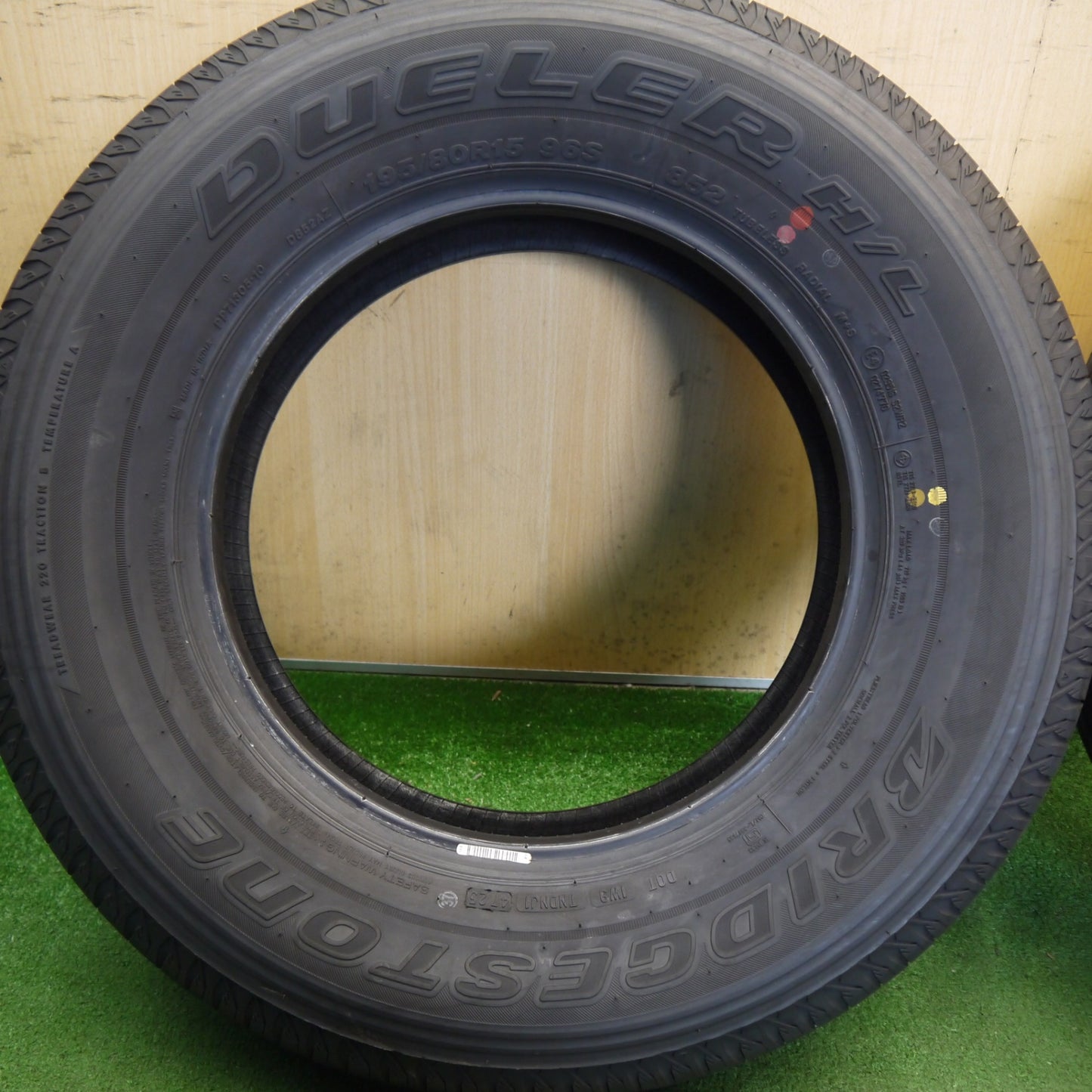新車外し！25年★195/80R15 ブリヂストン デューラー H/L 852 DUELER タイヤ 15インチ ジムニーシエラ ジムニーノマド 等★6070704Hノタ