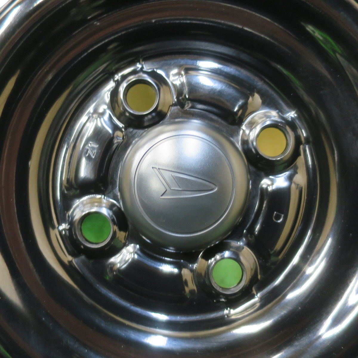 ほぼ未使用！25年！キレイ★ダイハツ タフト 純正 スチール 165/65R15 スタッドレス ダンロップ SYNCHRO WEATHER 15インチ PCD100/4H★6042903イス