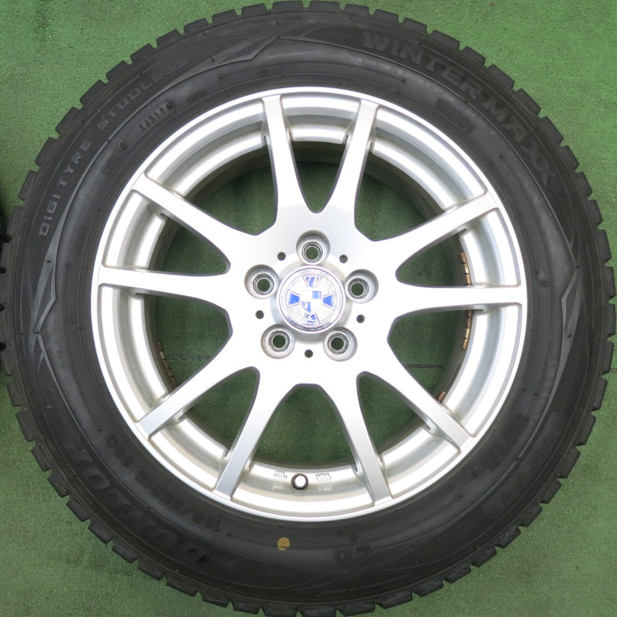 バリ溝！9.5分◎シエンタ 等 185/65R15 スタッドレス ダンロップ ウインターマックス WM01 GMach 15インチ PCD100/5H◎6061304HAス