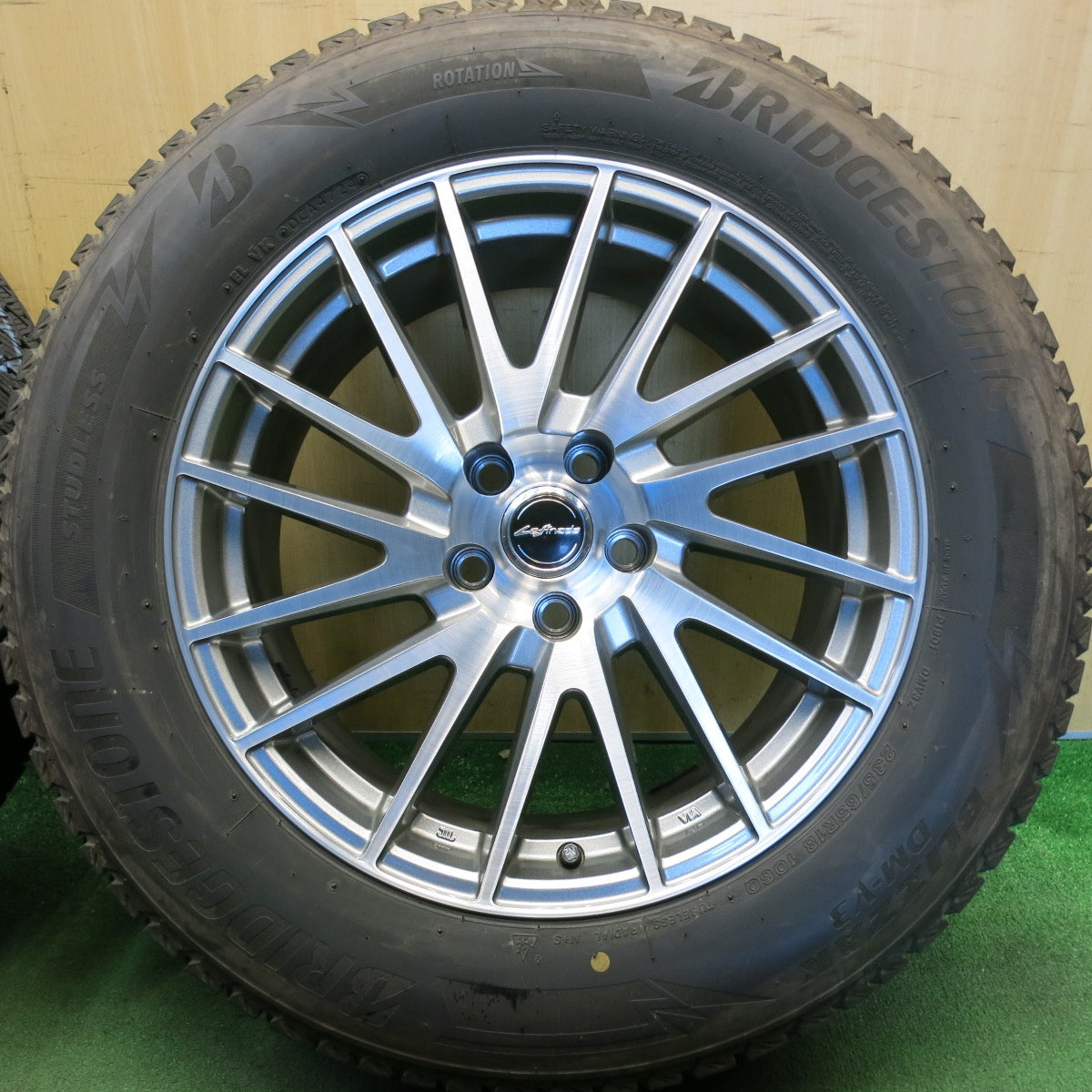 キレイ！24年★スタッドレス 235/65R18 ブリヂストン ブリザック DM-V3 Lefinada レフィナーダ 18インチ PCD114.3/5H★6053107HAス