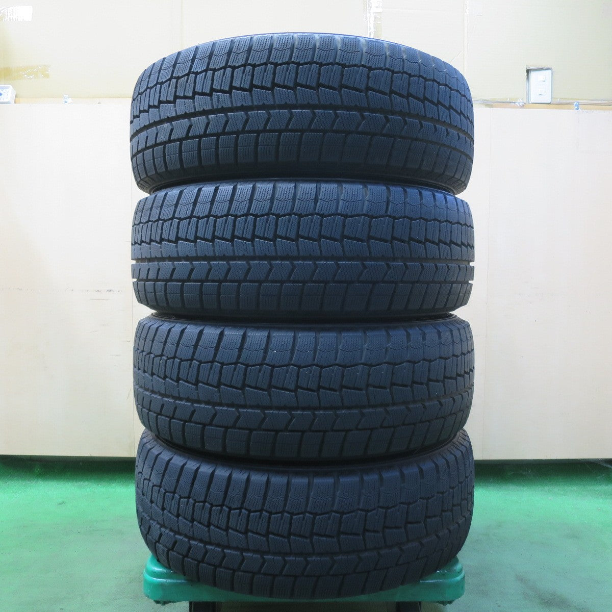 バリ溝！キレイ！9.5分以上☆XV 等 225/55R17 スタッドレス ダンロップ