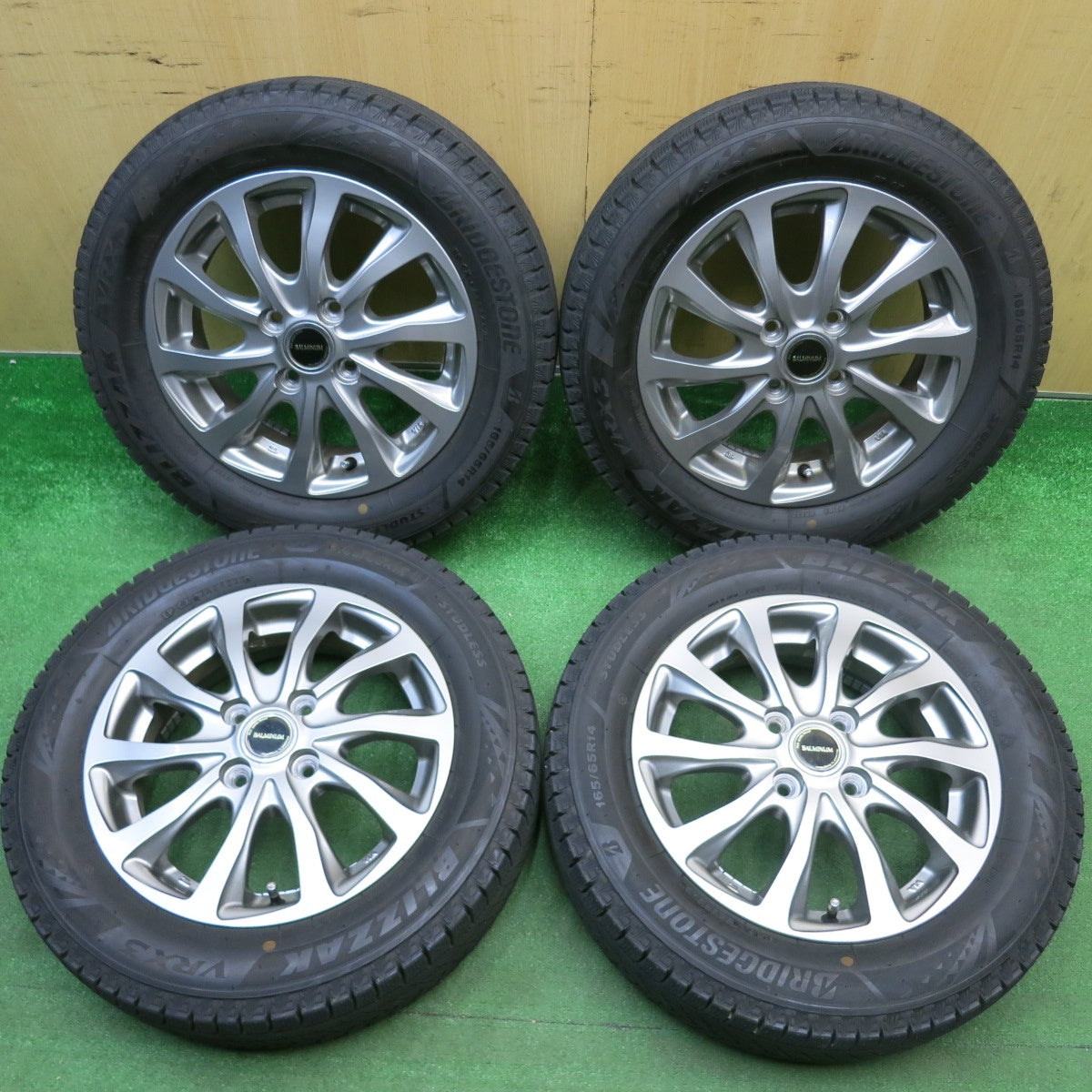 バリ溝！23年！ほぼ10分★スタッドレス 165/65R14 ブリヂストン ブリザック VRX3 BALMINUM TR10 バルミナ 14インチ ソリオ ハスラー 等 PCD100/4H★6011706HAス