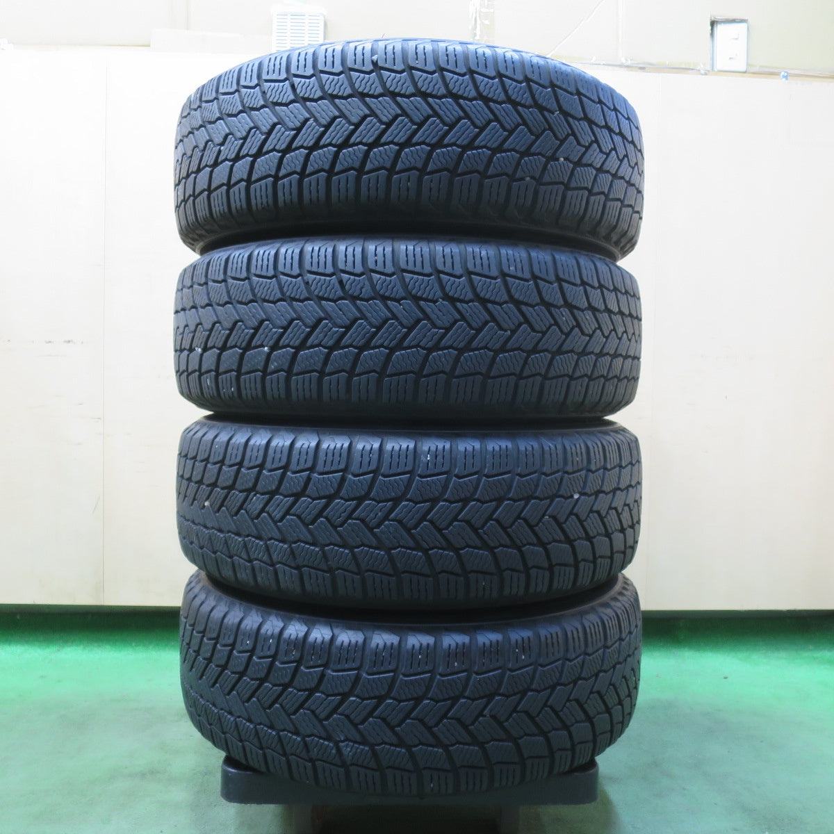 バリ溝！21年！8.5分★スタッドレス 195/65R15 ミシュラン X-ICE SNOW MiLLOUS KI ミルアス 15インチ PCD114.3/5H★5120901イス