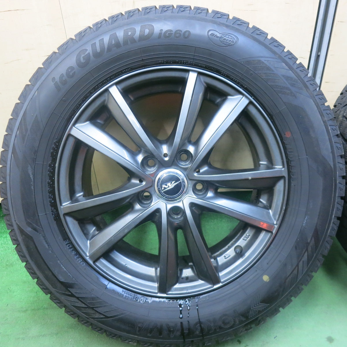 バリ溝！22年！9.5分★スタッドレス 215/65R16 ヨコハマ アイスガード iG60 NIRVANA NV ニルバーナ ニルヴァーナ 16インチ PCD114.3/5H★5123003SKス