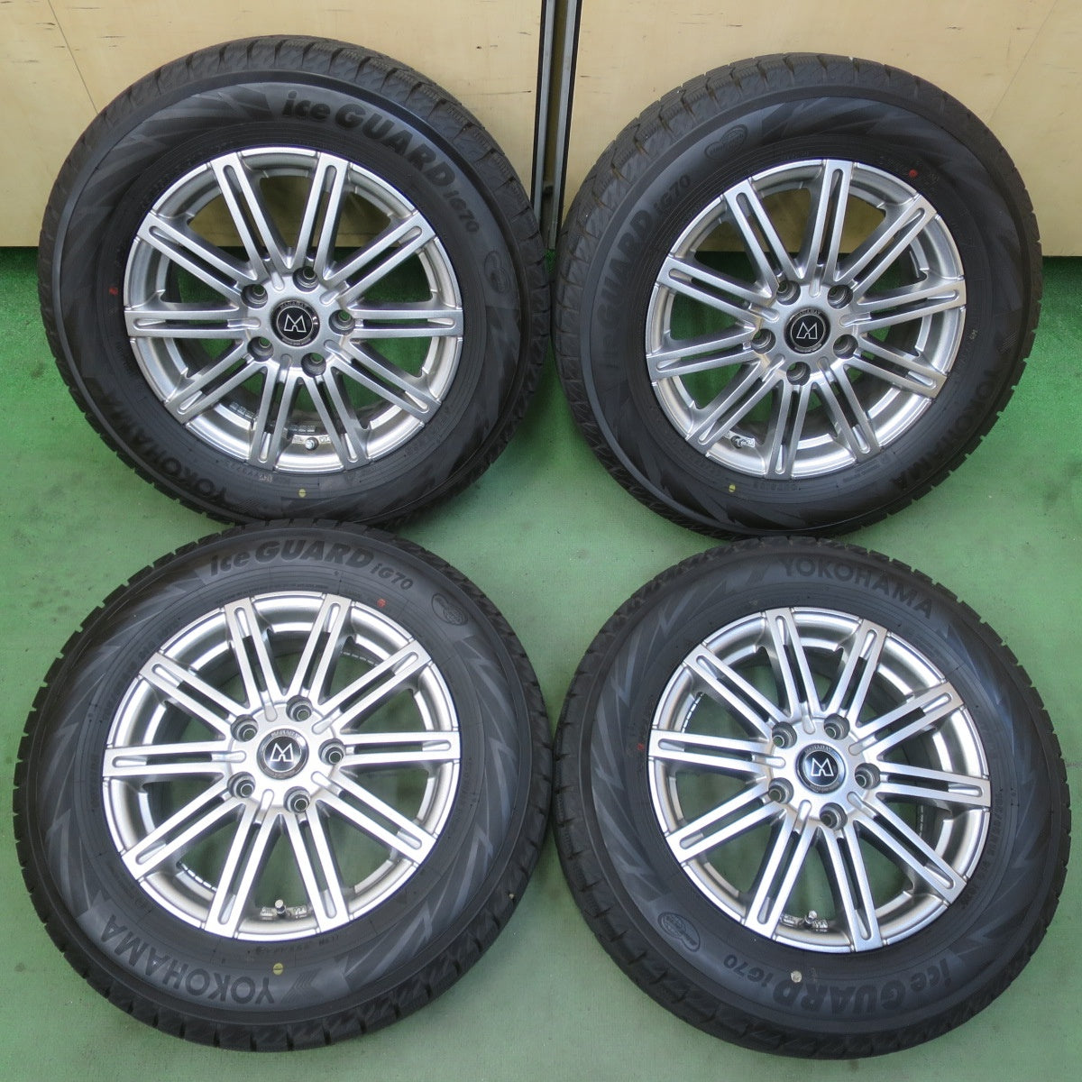 バリ溝！25年！キレイ！ほぼ10分★スタッドレス 195/65R15 ヨコハマ アイスガード iG70 MANARAY マナレイ 15インチ PCD114.3/5H★6041405イス