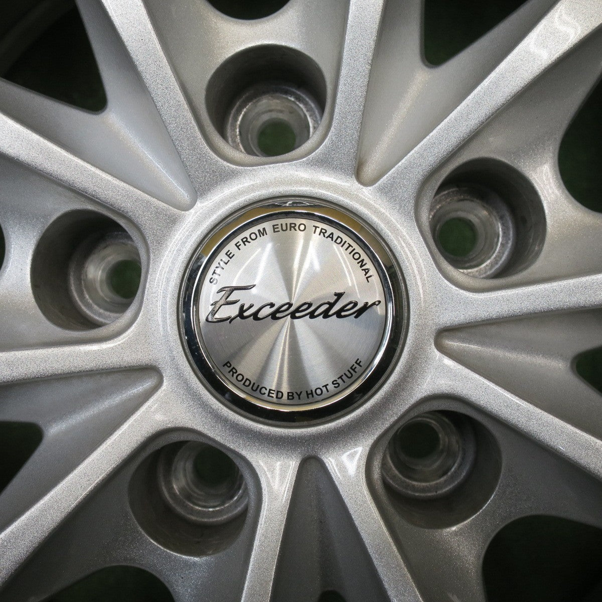 バリ溝！24年！キレイ！ほぼ10分★スタッドレス 205/60R16 ヨコハマ アイスガード iG60 Exceeder エクシーダー 16インチ PCD114.3/5H★6021802NJス