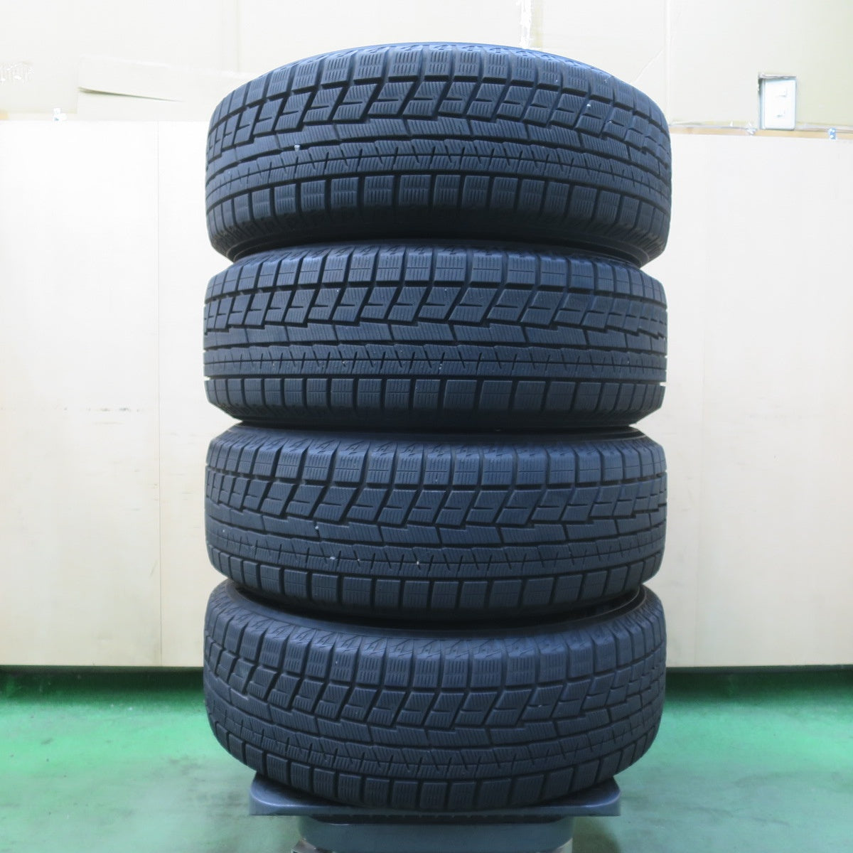 バリ溝！22年！キレイ！ほぼ10分★スタッドレス 215/65R16 ヨコハマ アイスガード iG60 QRASIZ KOSEI クレイシズ 16インチ PCD114.3/5H★6040712イス