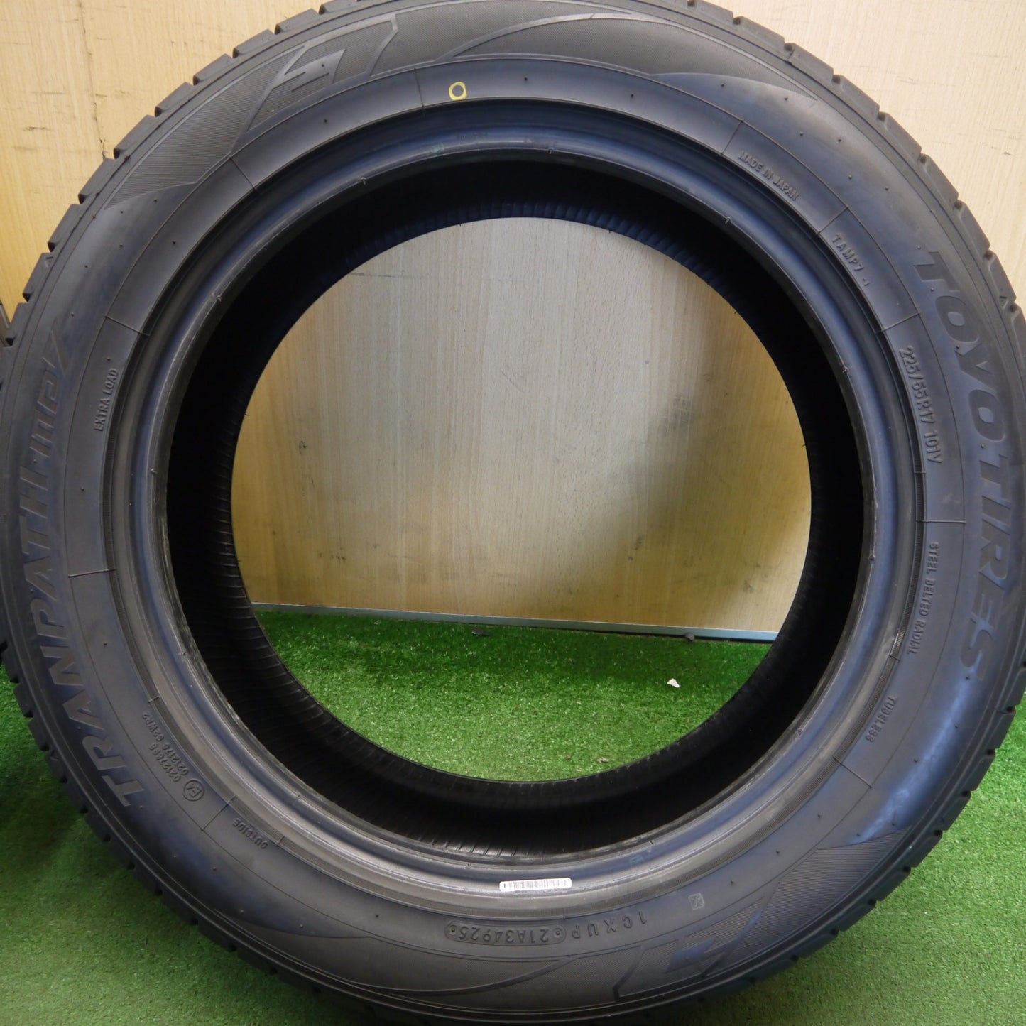 バリ溝！25年！9.5分★225/55R17 トーヨー トランパス MP7 タイヤ 17インチ フォレスター C-HR アルファード CX5 等★6051806Hノタ