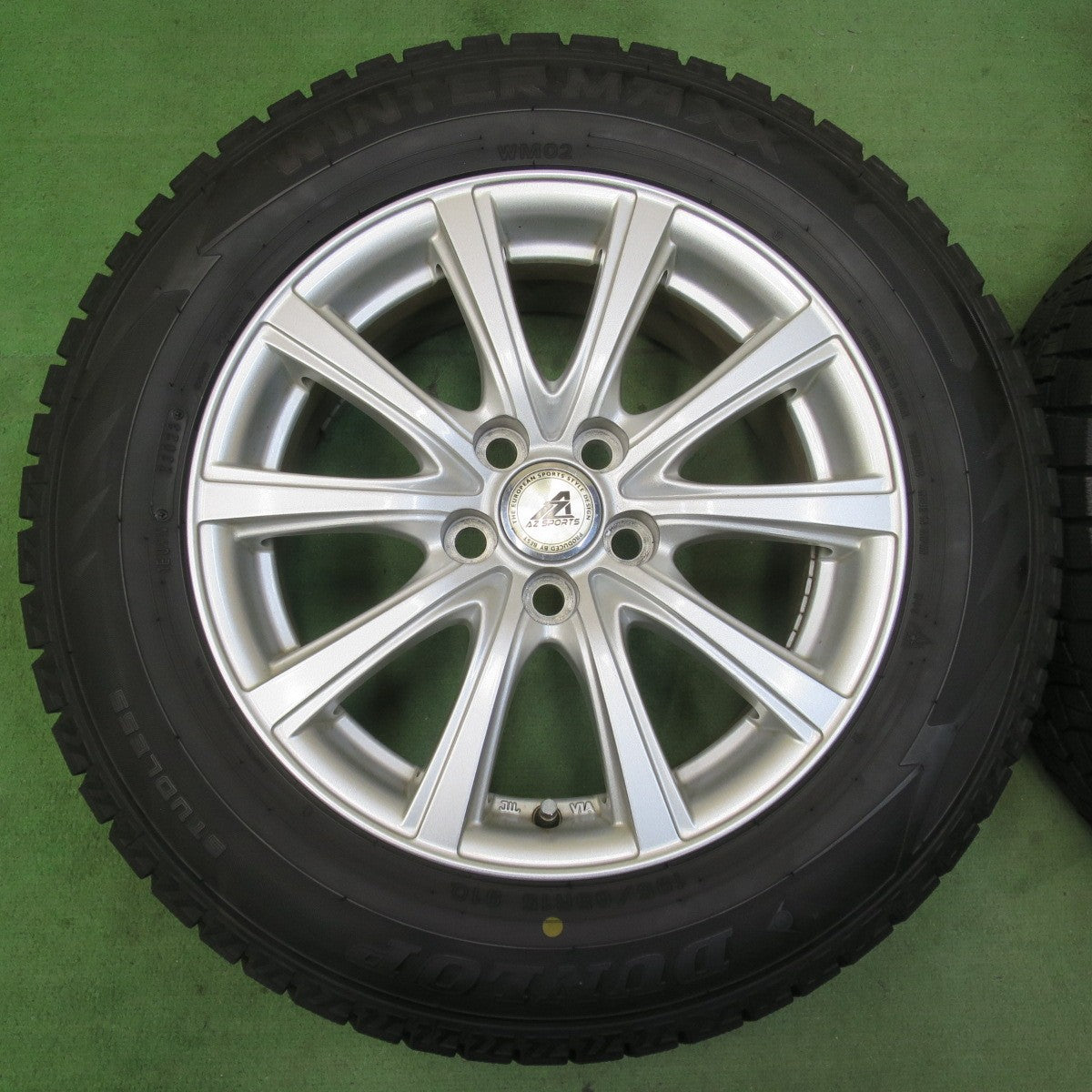 バリ溝！23年！9.5分以上★プリウス 等 195/65R15 スタッドレス ダンロップ ウインターマックス WM02 AZ SPORTS AZスポーツ 15インチ PCD100/5H★5123014イス