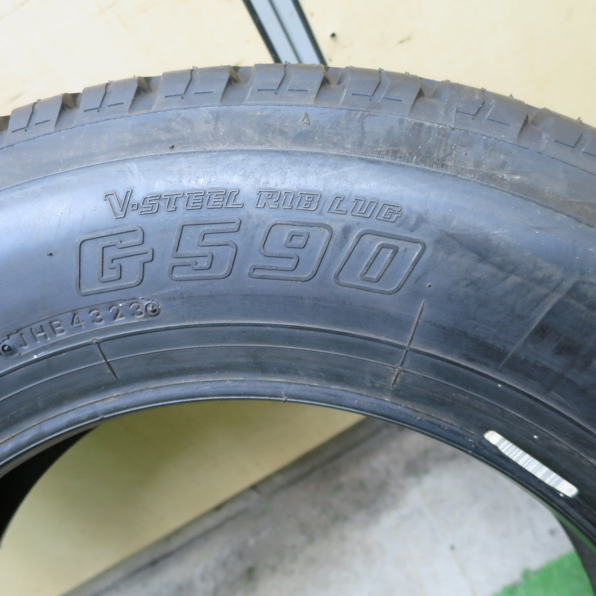 新車外し！23年！1本★トラック タイヤ 205/75R16 113/111L ブリヂストン G590 16インチ★6021803ナノタ
