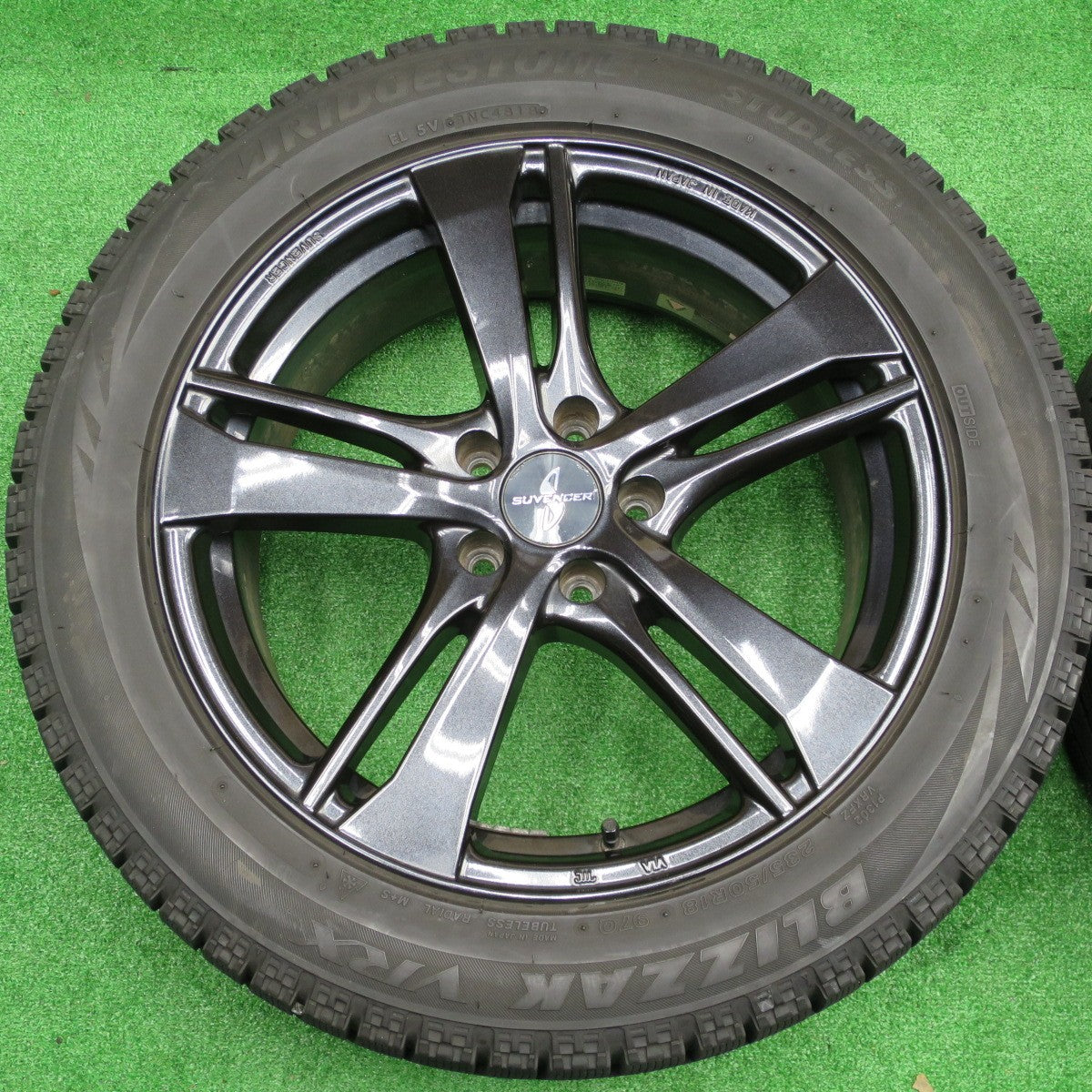 バリ溝！キレイ！9.5分★アウディ 等 235/50R18 スタッドレス ブリヂストン ブリザック VRX SUVENCER AW5s サヴェンサー 18インチ PCD112/5H★5121004NKス