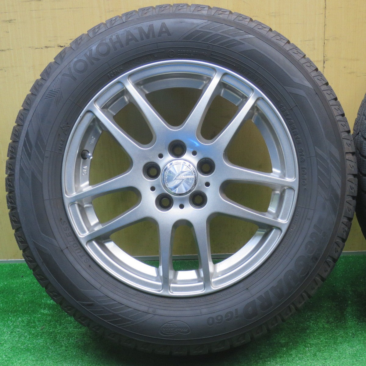 バリ溝！21年！9分★プリウス 等 195/65R15 スタッドレス ヨコハマ アイスガード iG60 STRANGER ストレンジャー 15インチ PCD100/5H★5110602NJス