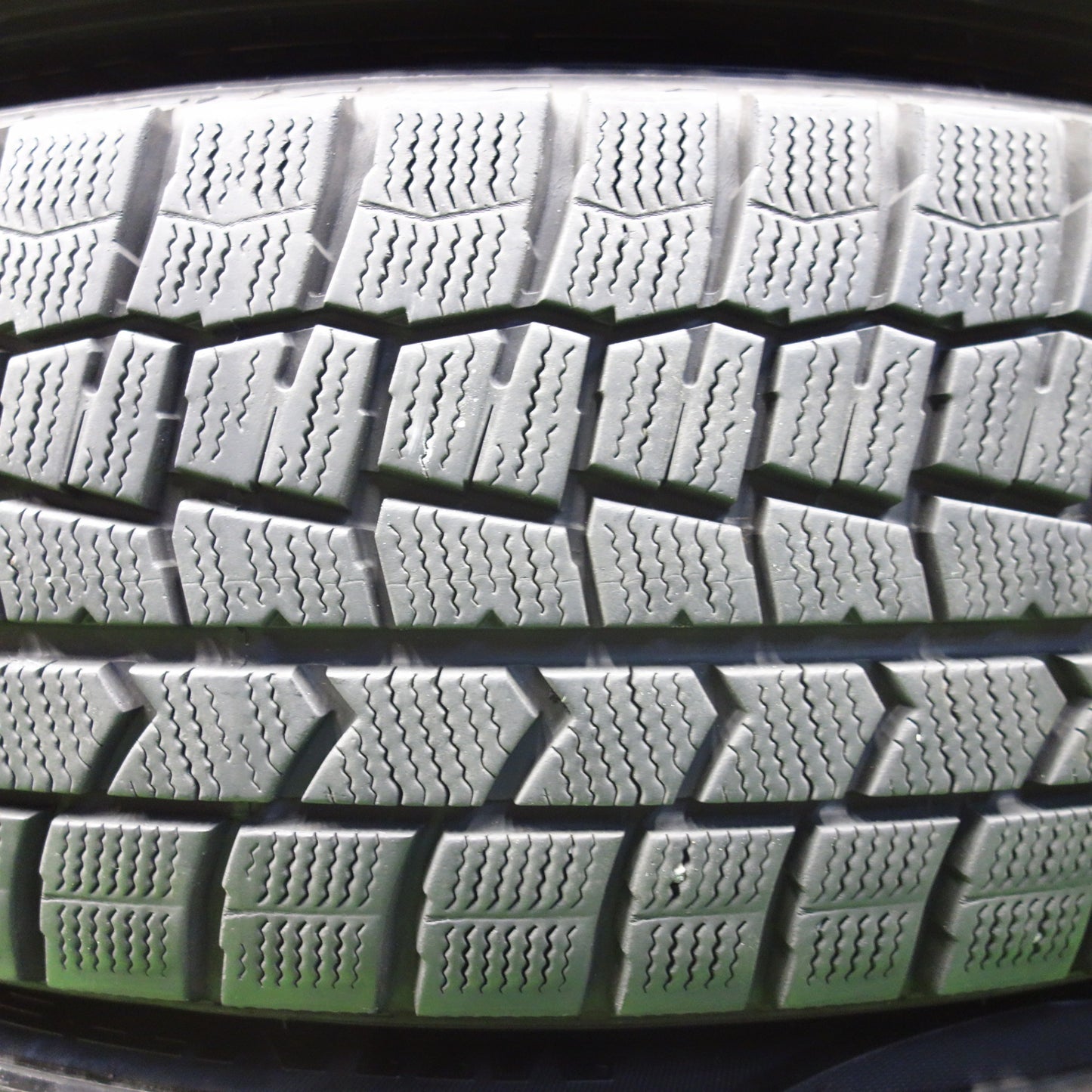 バリ溝！21年！キレイ！9.5分★スタッドレス 215/60R17 ダンロップ ウインターマックス WM02 VELVA CHARGE ヴェルヴァ 17インチ PCD114.3/5H★5121104KTス