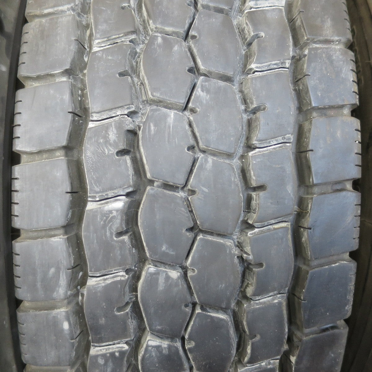 バリ溝！25年！9分★トラック タイヤ 245/70R19.5 136/134J ブリヂストン M888 ミックス オールシーズン 19.5インチ★5121903イスタ