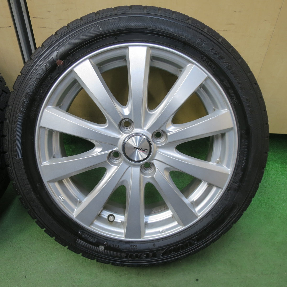 キレイ★スタッドレス 175/55R15 グッドイヤー アイスナビ7 ravrion RS01 ラブリオン 15インチ PCD100/4H★5111003TTス