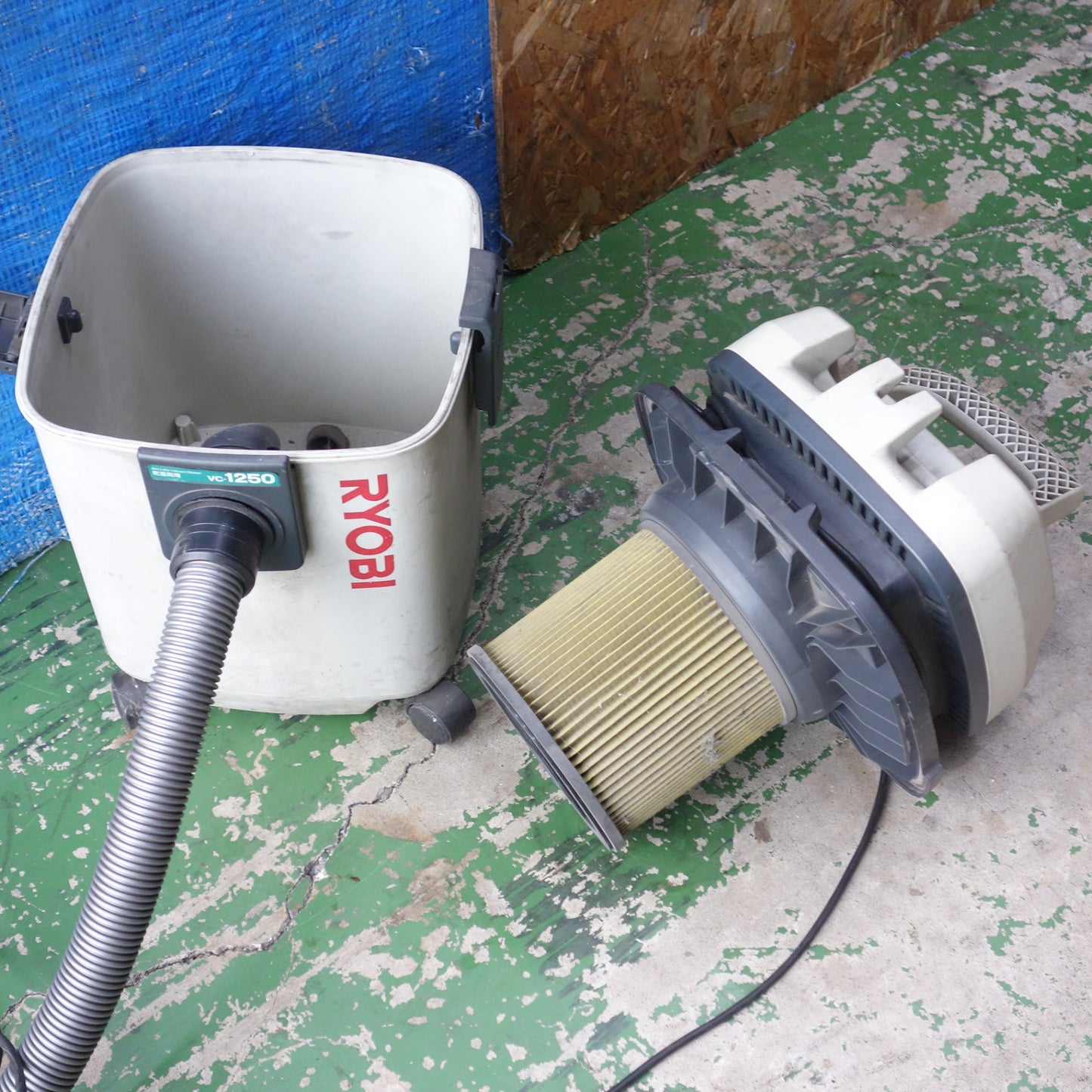 [送料無料] ◆RYOBI 集じん機 業務用 VC-1250 乾湿両用 集塵機 掃除機 コード式 100V リョービ◆