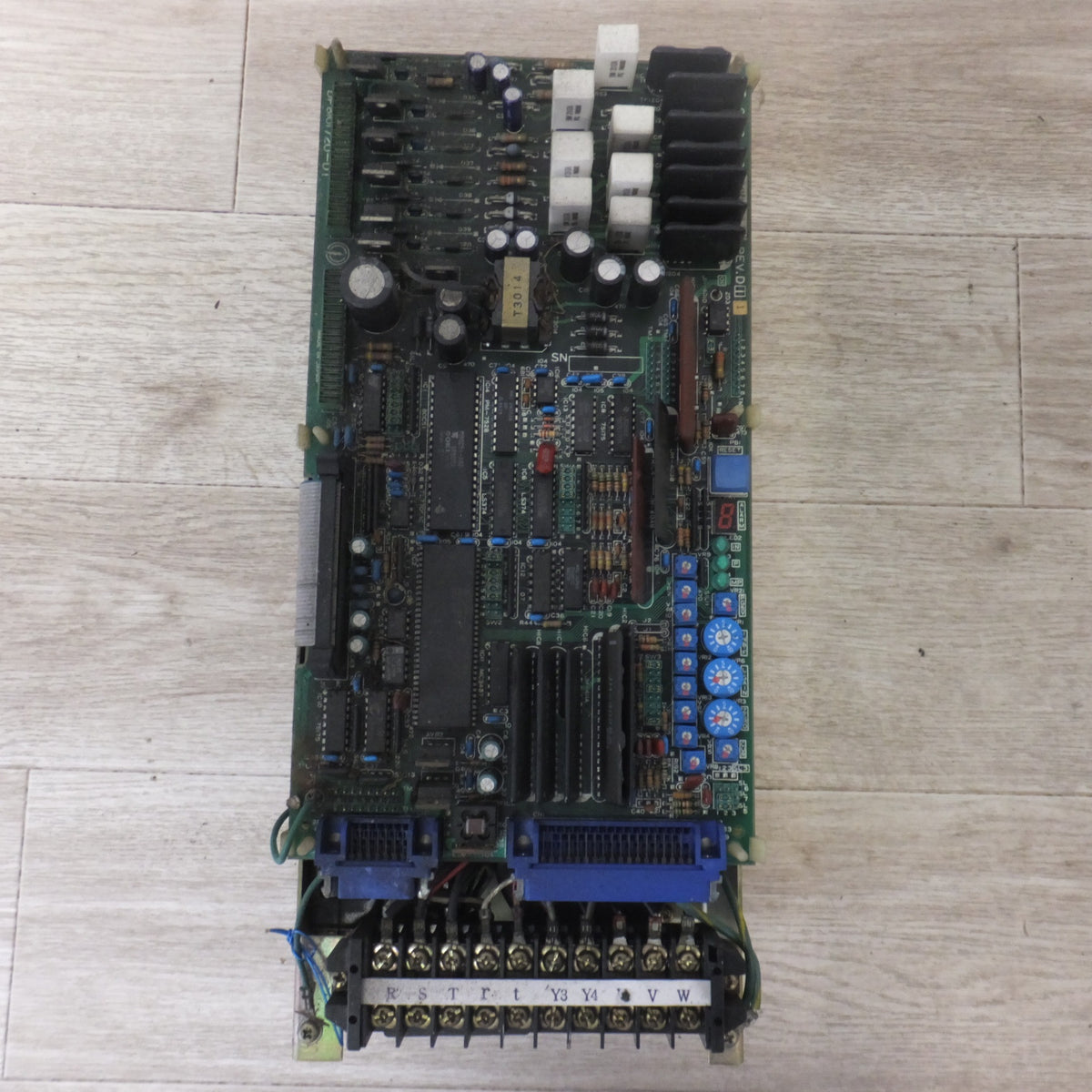 現状品★安川電機 YASKAWA サーボコントローラー SERVO CONTROLLER サーボパック Servopack CACR-SR★