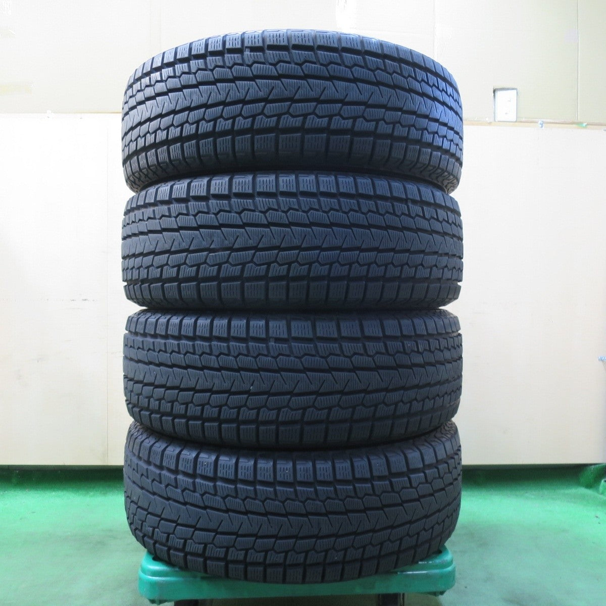 バリ溝！21年！9.5分★スタッドレス 235/65R17 ヨコハマ アイスガード G075 タイヤ 17インチ アウトランダー エクストレイル ボルボ等★5011002イスタ