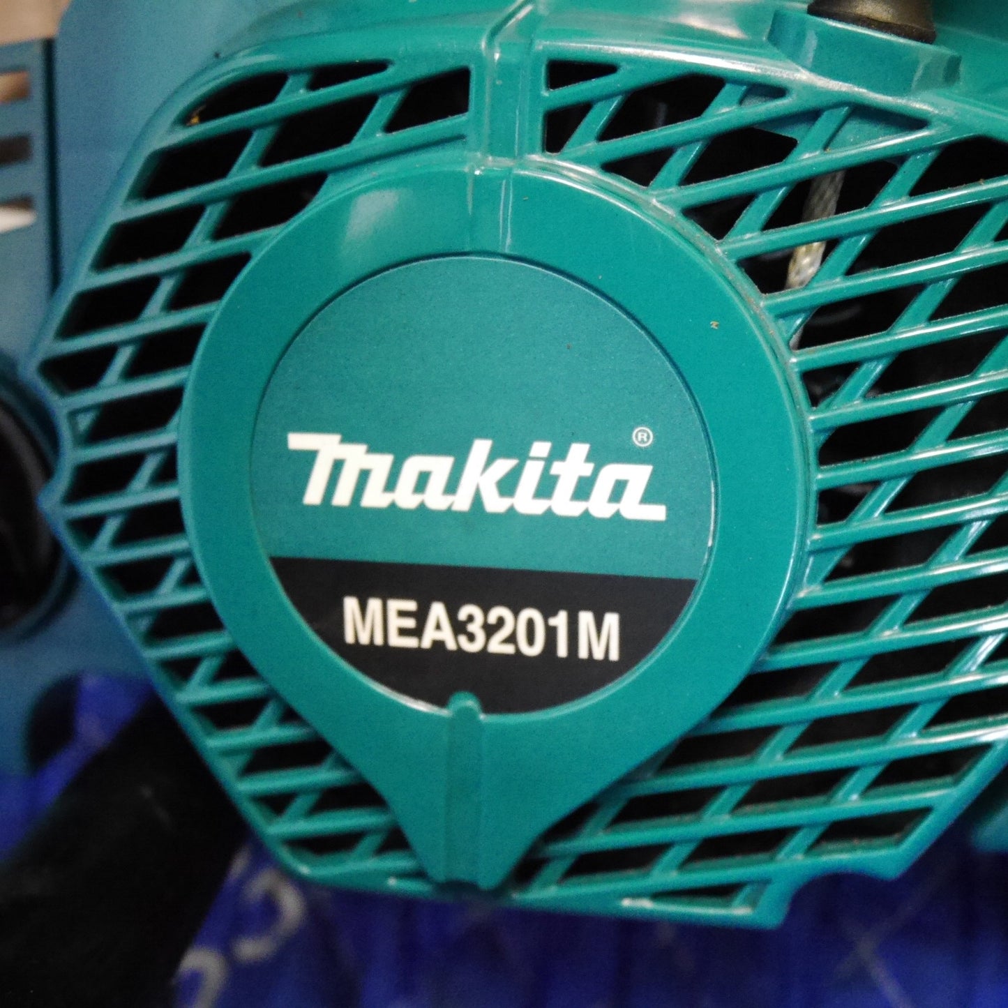 [送料無料] ☆マキタ エンジン チェンソー MEA3201M チェーンソー 切断機 makita ガイドバー 長さ 約35cm ジャンク品☆
