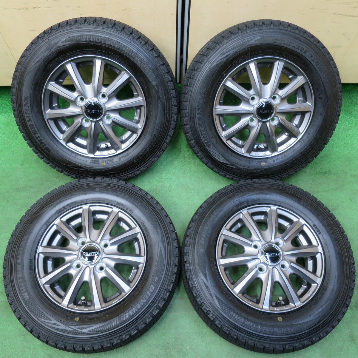 [送料無料] バリ溝！23年！キレイ！9.5分★スタッドレス 145R12 6PR ダンロップ ウインターマックス SV01 DILETTO ディレット 12インチ PCD100/4H★4110905イス