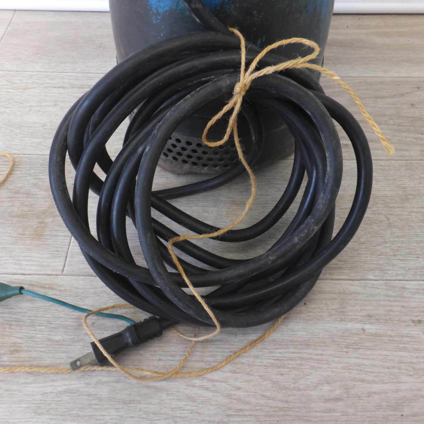 [送料無料] ★鶴見製作所 ツルミポンプ 水中ハイスピンポンプ LB3-480 口径 50mm　100V 590W 60Hz 6.2A　全揚程 8m★