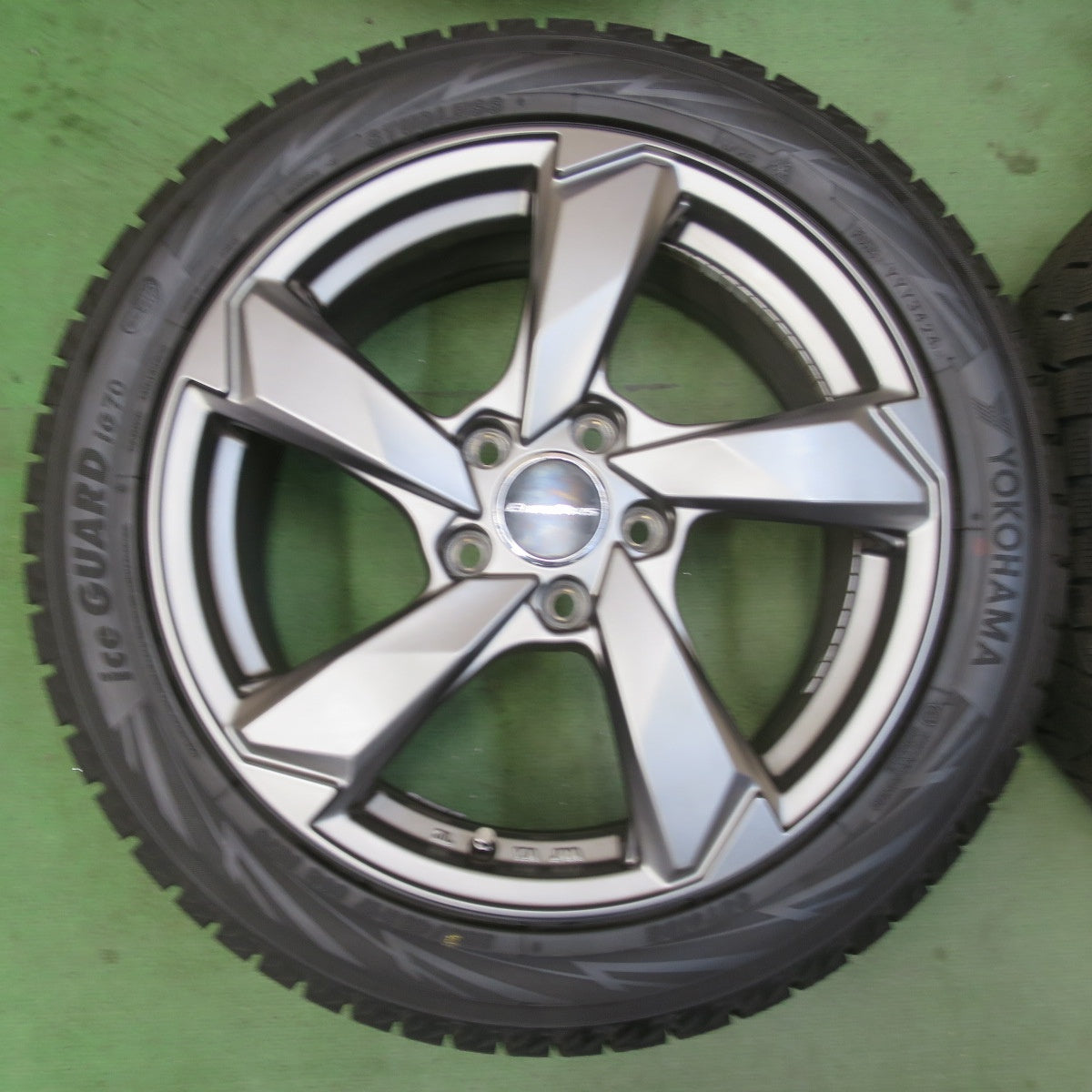 バリ溝！24年！キレイ！ほぼ10分★ワーゲン 等 EUROAXIS CROSSedge 225/45R17 スタッドレス ヨコハマ アイスガード iG70 ユーロアクシス クロスエッジ 17インチ PCD112/5H★6031106イス