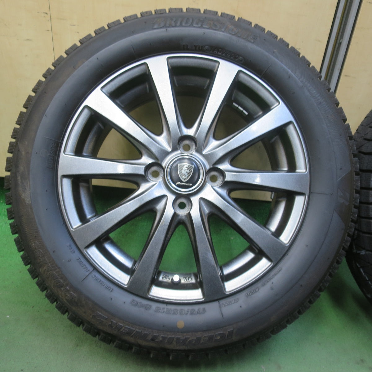 ほぼ未使用！23年！キレイ◎スタッドレス 175/65R15 ブリヂストン アイスパートナー2 MANARAY SPORT マナレイ スポーツ 15インチ PCD100/4H◎6091904イス