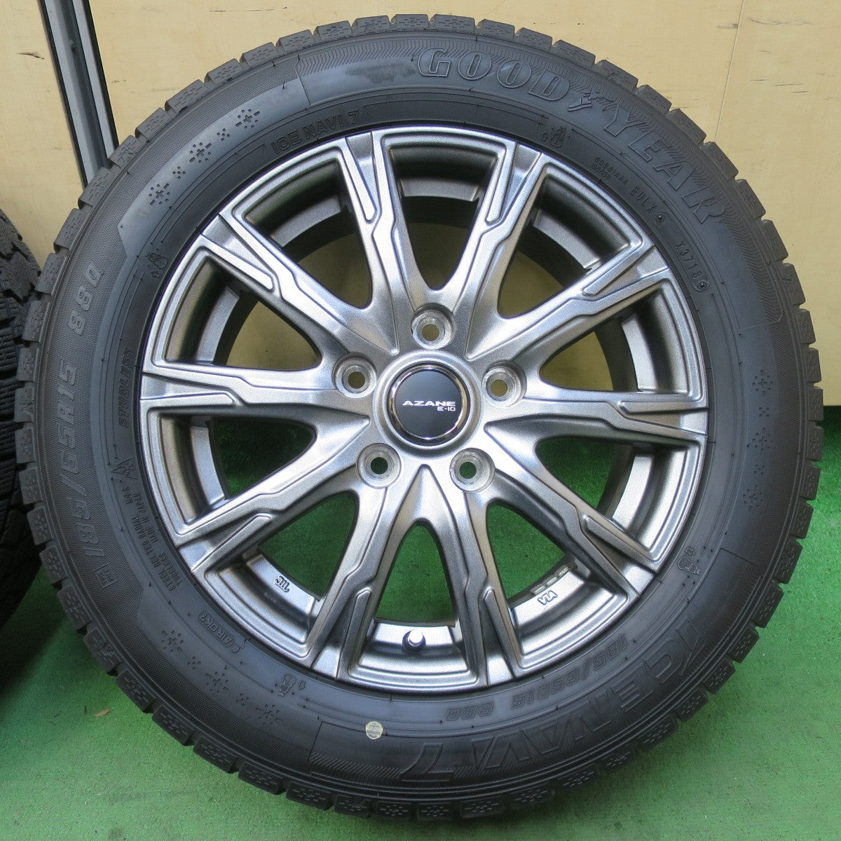 バリ溝！キレイ！9分★スタッドレス 185/65R15 グッドイヤー アイスナビ7 AZANE E-10 アザーネ 15インチ PCD114.3/5H★5062204イス