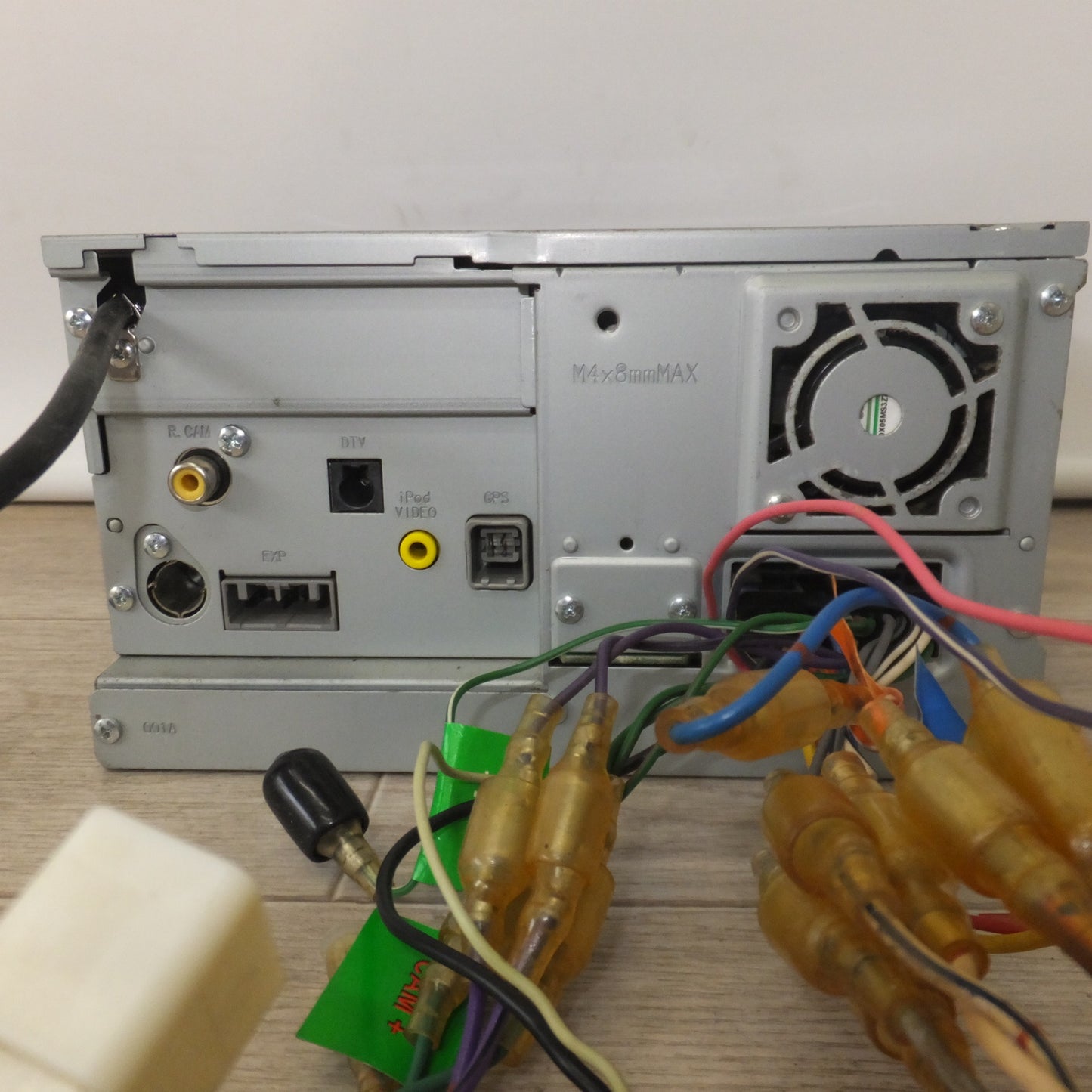 [送料無料] ★ケンウッド KENWOOD メモリーナビゲーション MDV-L401[48]★