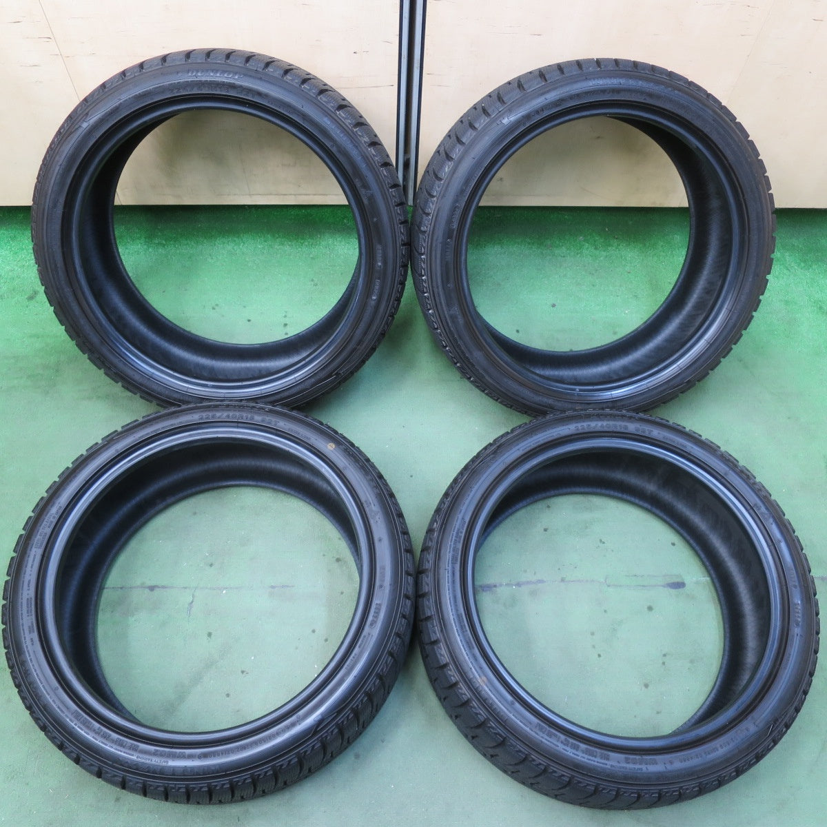 超バリ溝！24年！ほぼ10分★スタッドレス 225/40R18 ダンロップ ウインターマックス WM02 18インチ インプレッサ プリウス カローラツーリング 86 BRZ 等★5112111イスタ